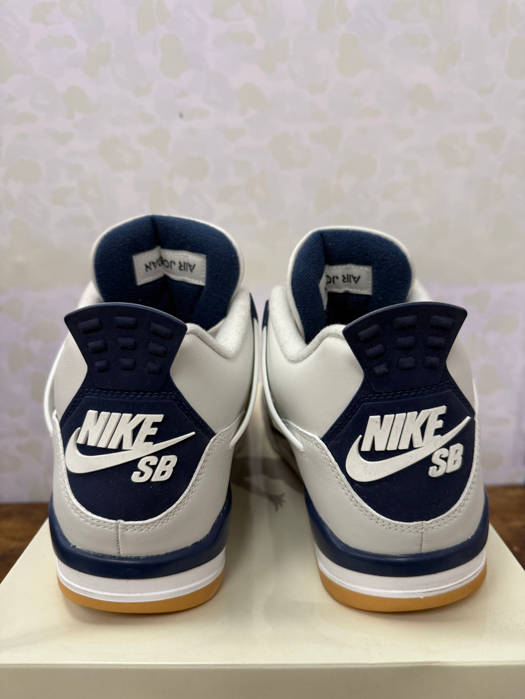 Jordan 4 SB “Navy” Size 8.5 Preowned