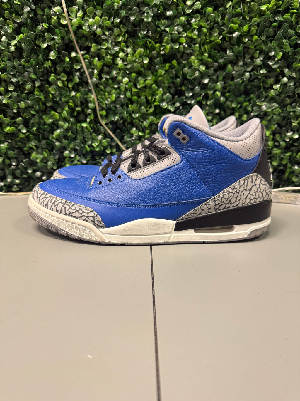 Jordan 3 "Varsity Royal Cement" Size 13 Preowned
