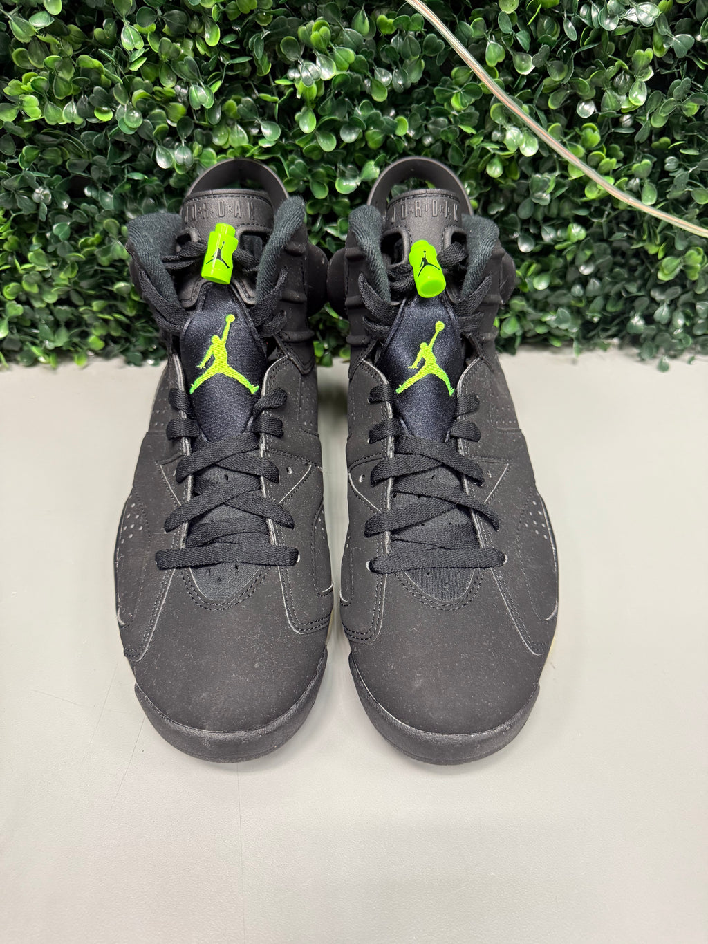 Jordan 6 "Electric Green" Size 8.5 Preowned