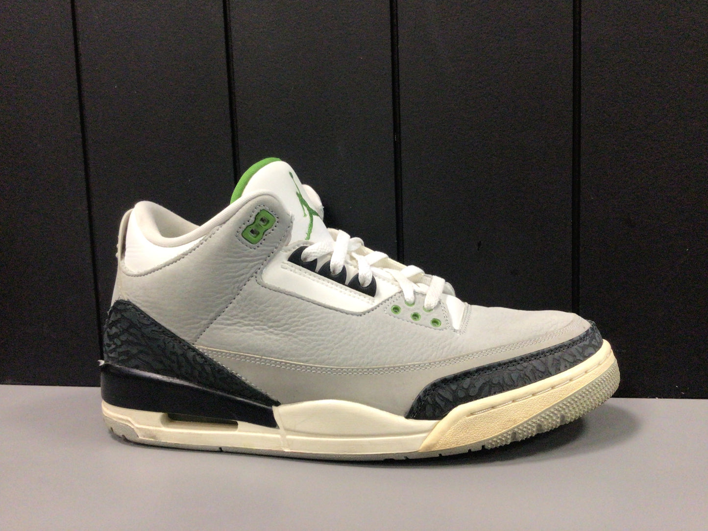 Jordan 3 "Chlorophyll" Size 11 Preowned