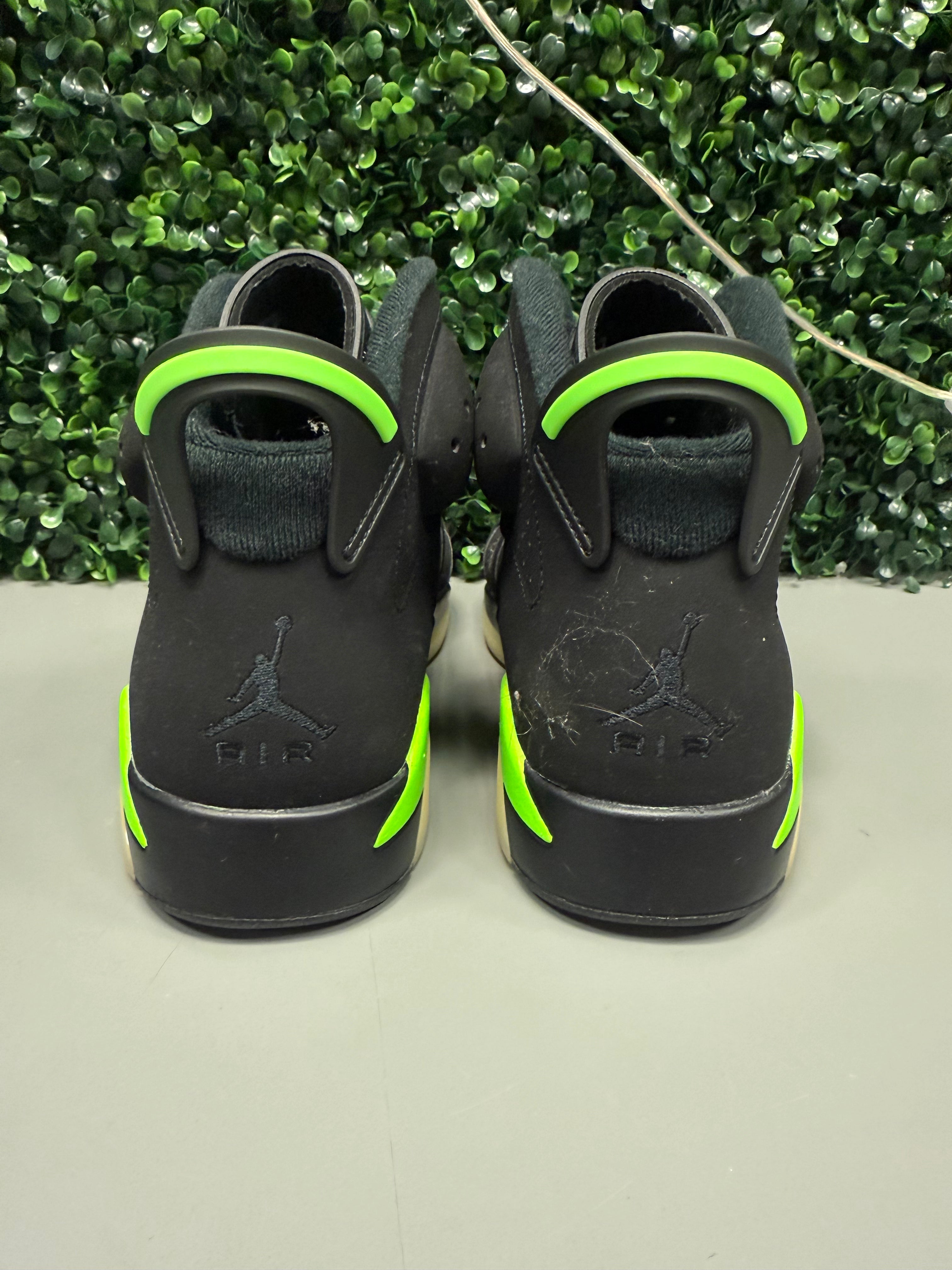 Jordan 6 "Electric Green" Size 8.5 Preowned