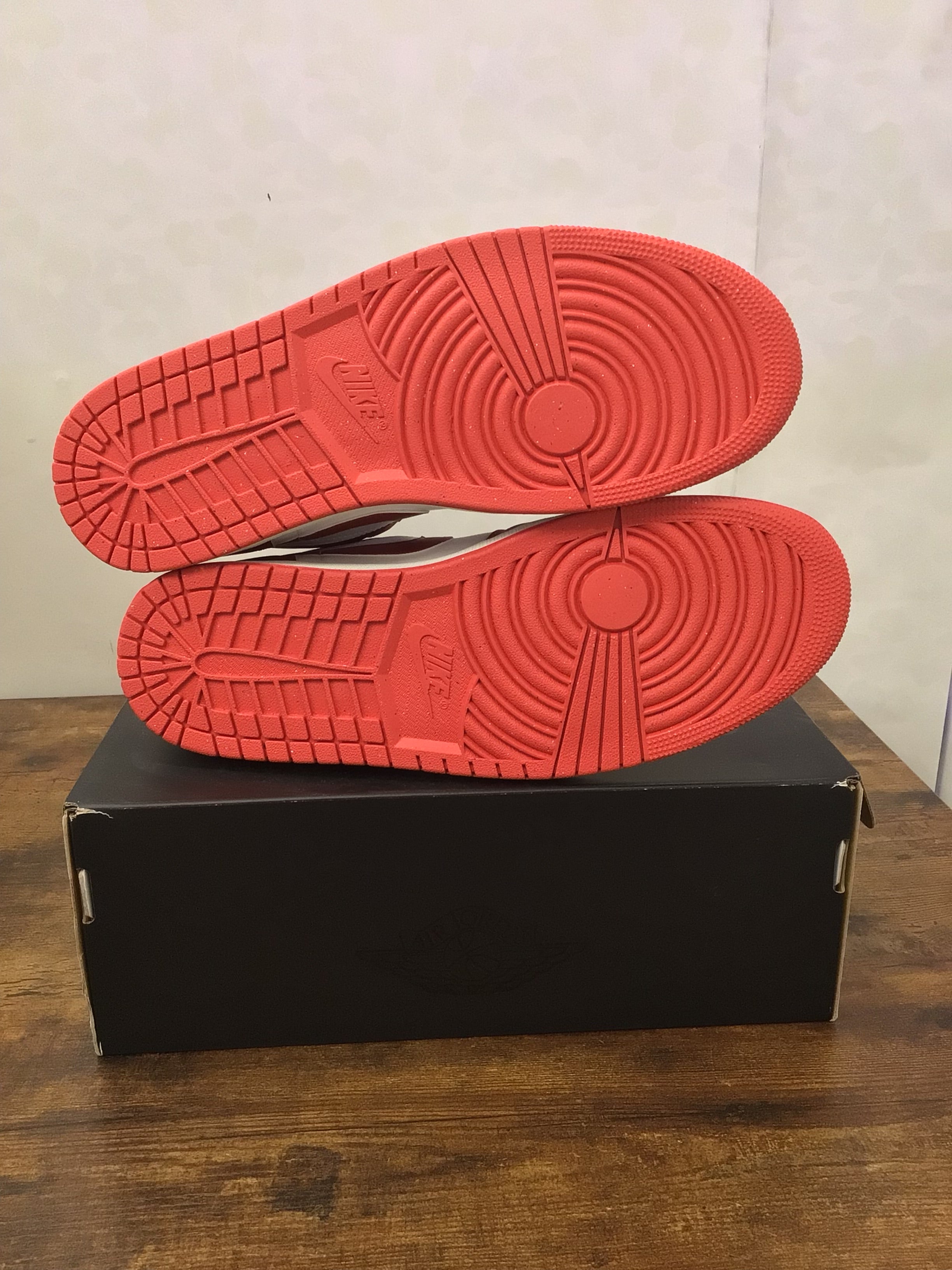 Jordan 1 Low SE “Dune Red” Size 13 Preowned