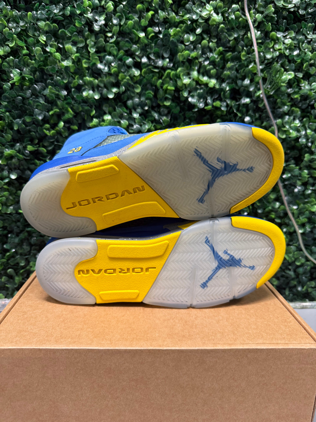 Jordan 5 "Laney Varsity Royal" Size 7Y Preowned