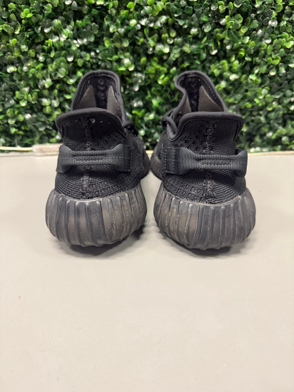 Adidas Yeezy Boost 350 V2 "Onyx" Size 10.5 Preowned