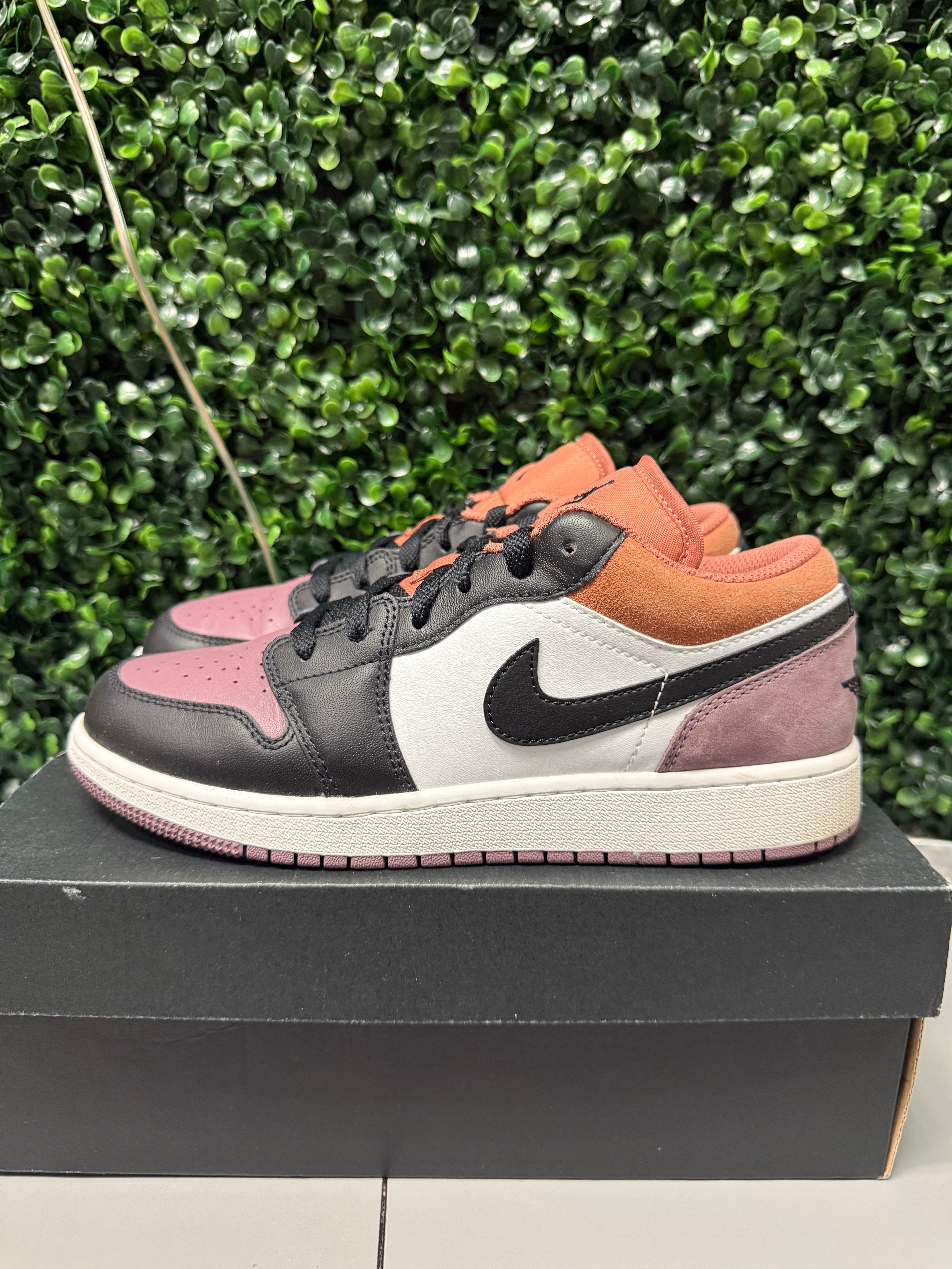 Jordan 1 Low "Orange Sky" Size 6.5Y Preowned