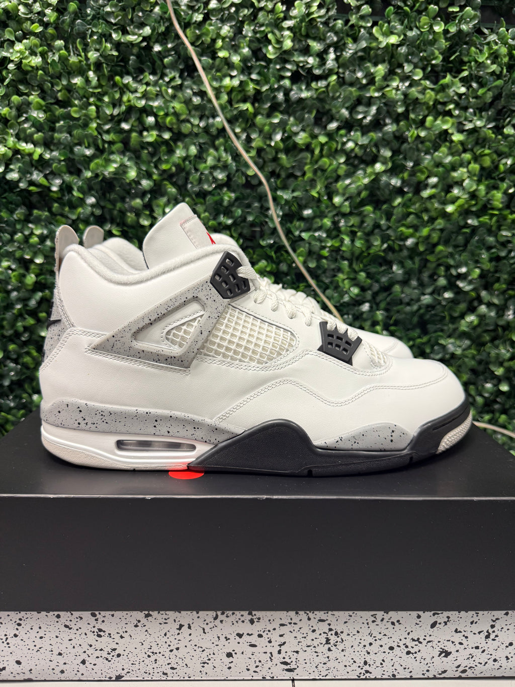 Jordan 4 "White Cement 2025" Size 13 Preowned