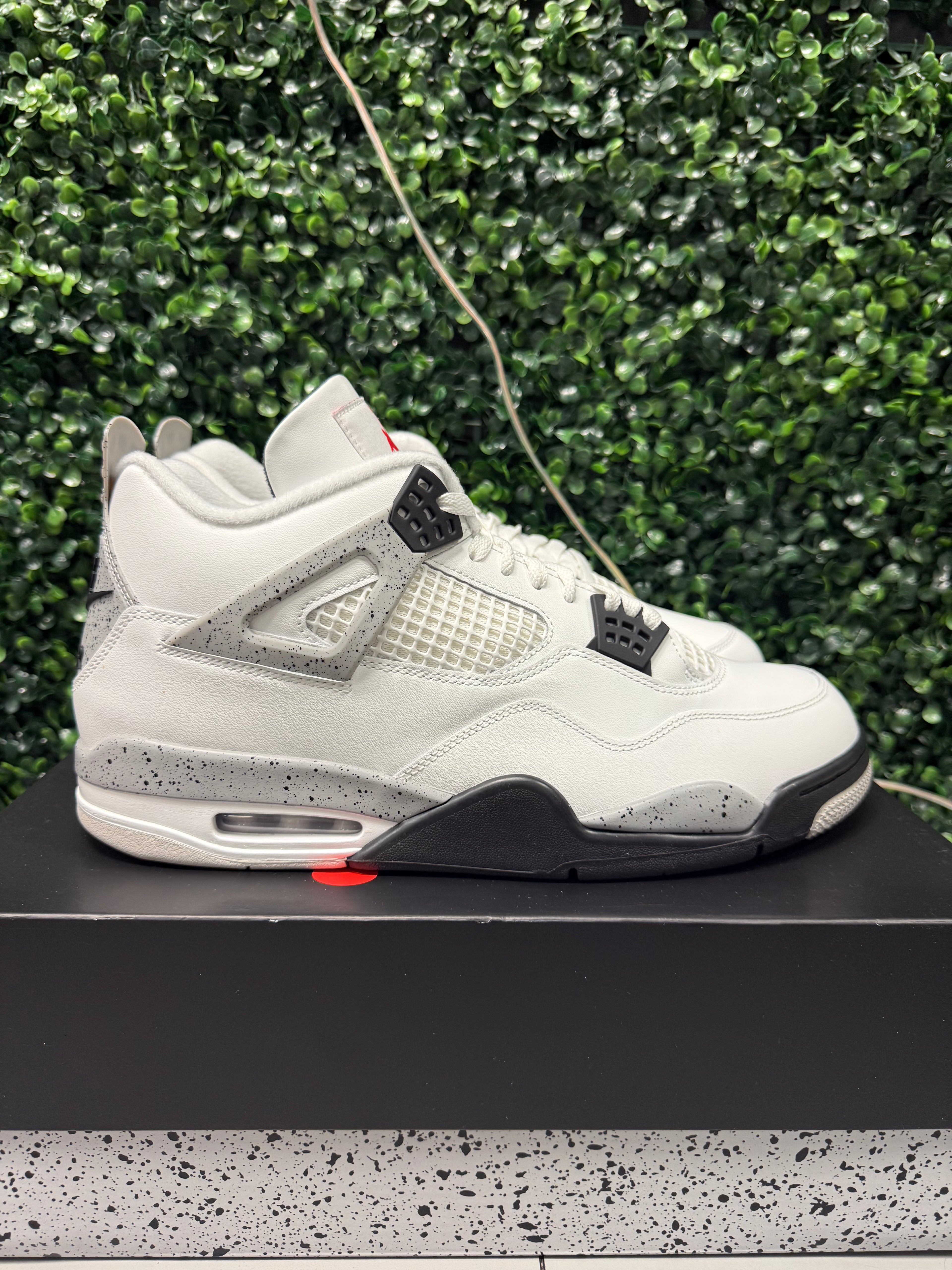 Jordan 4 "White Cement 2025" Size 13 Preowned