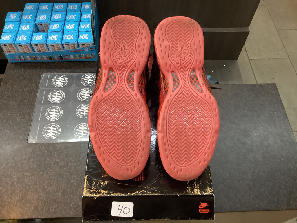 Nike Air Foamposite One "Stranger Things" Size 10 Preowned