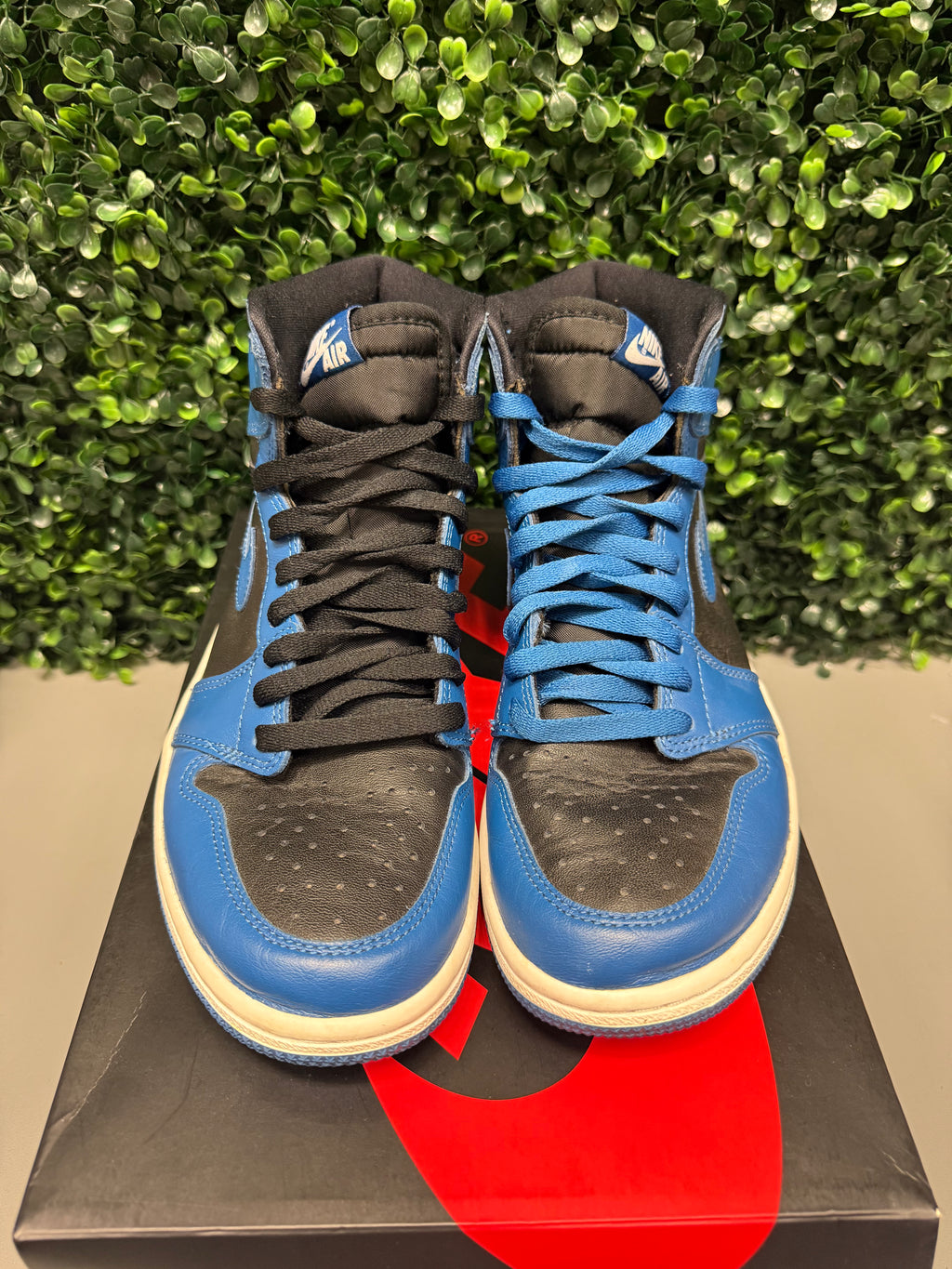 Air Jordan 1 High "Marina" Size 7.5 Preowned