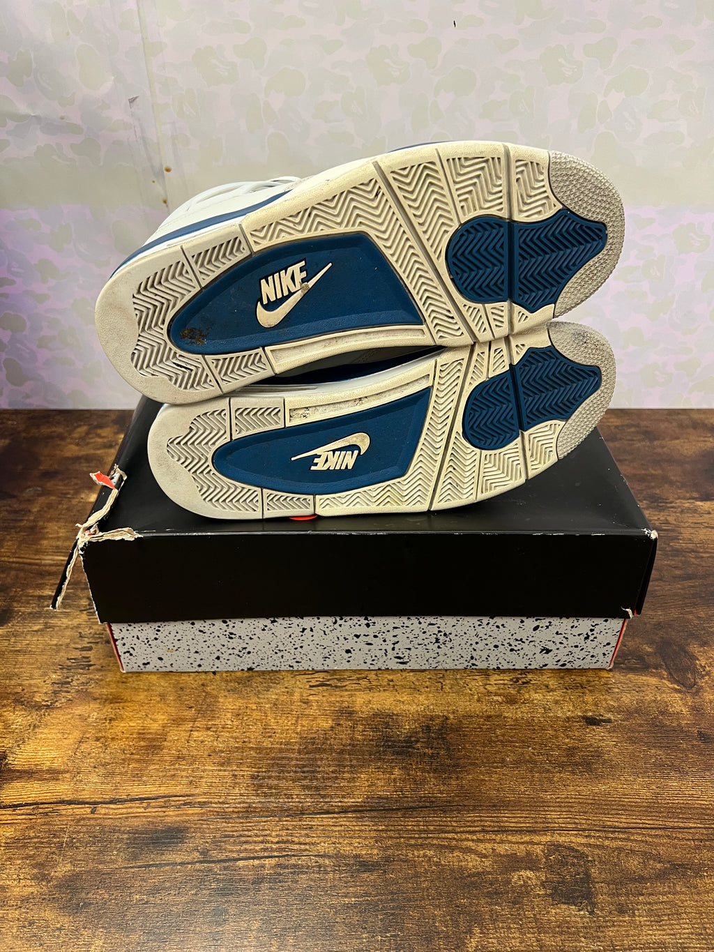 Jordan 4 “Military Blue” Size 11M Preowned