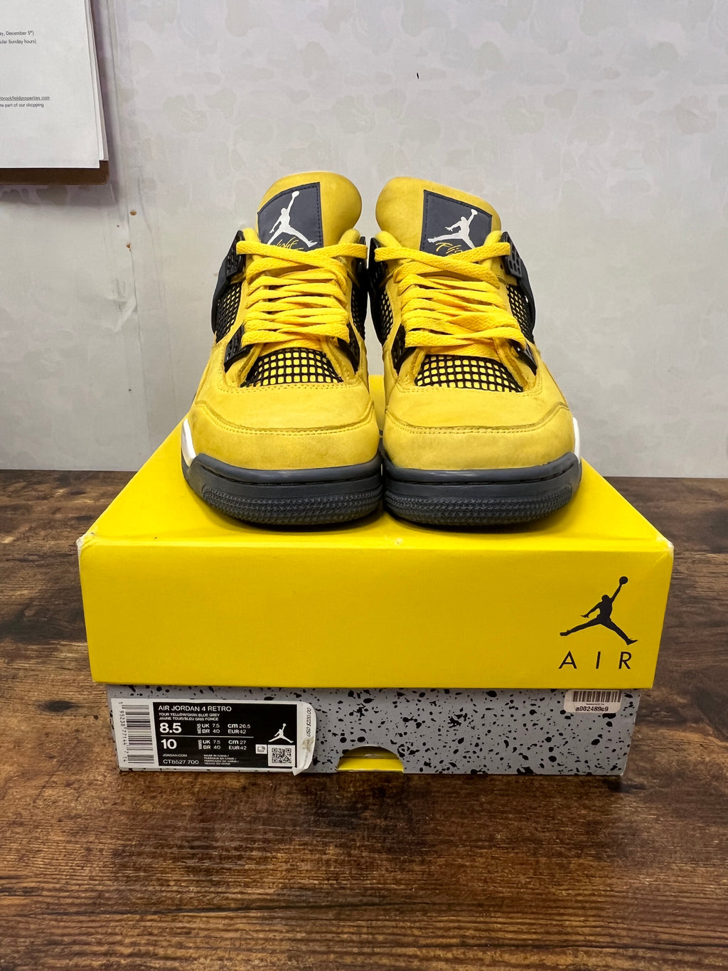 Jordan 4 lighting preowned size 8.5M