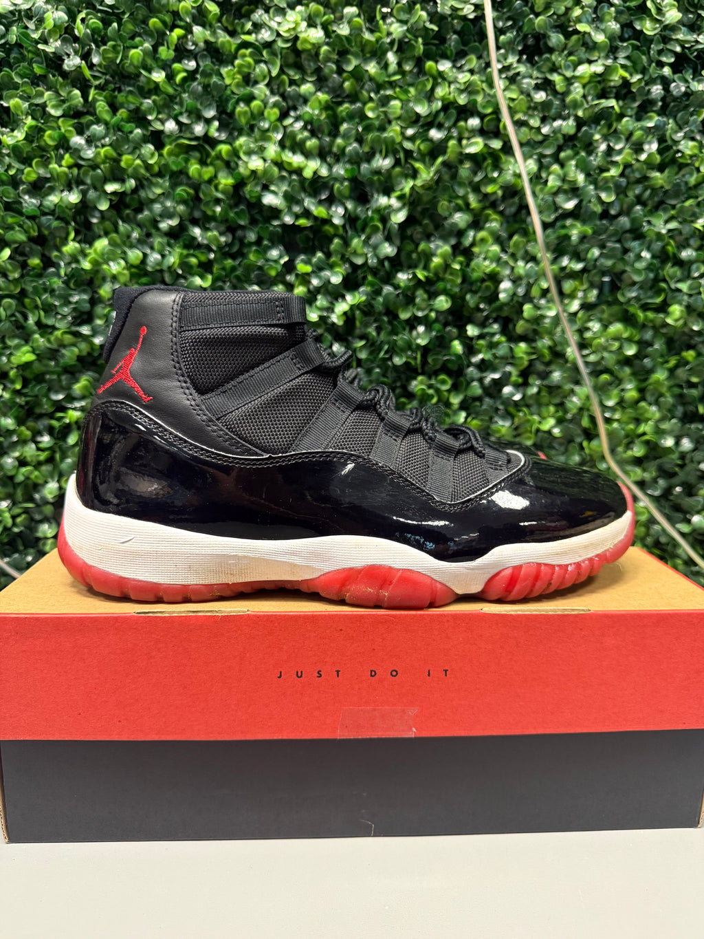 Jordan 11 High "Bred" Size 9.5 Preowned