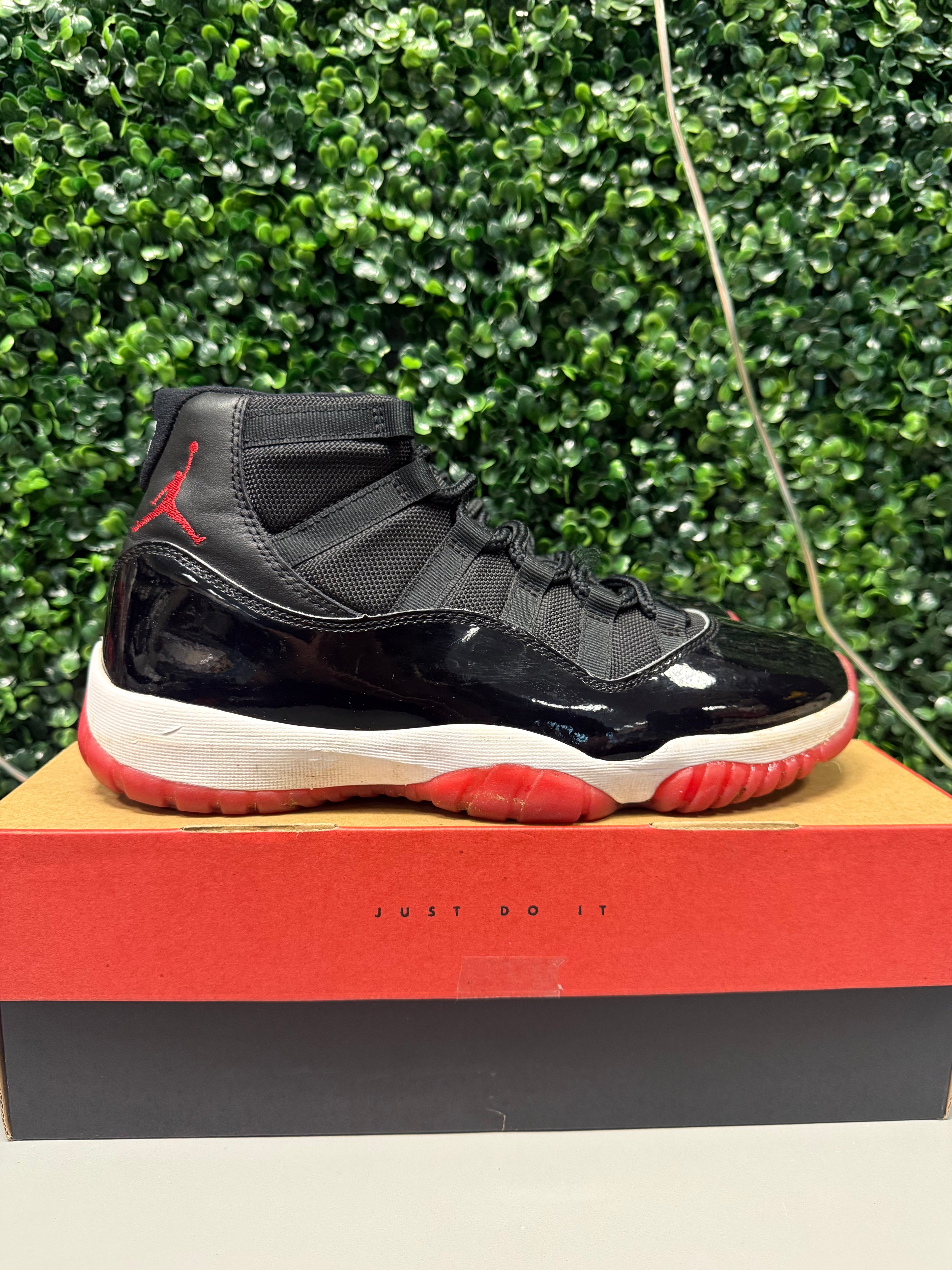 Jordan 11 High "Bred" Size 9.5 Preowned