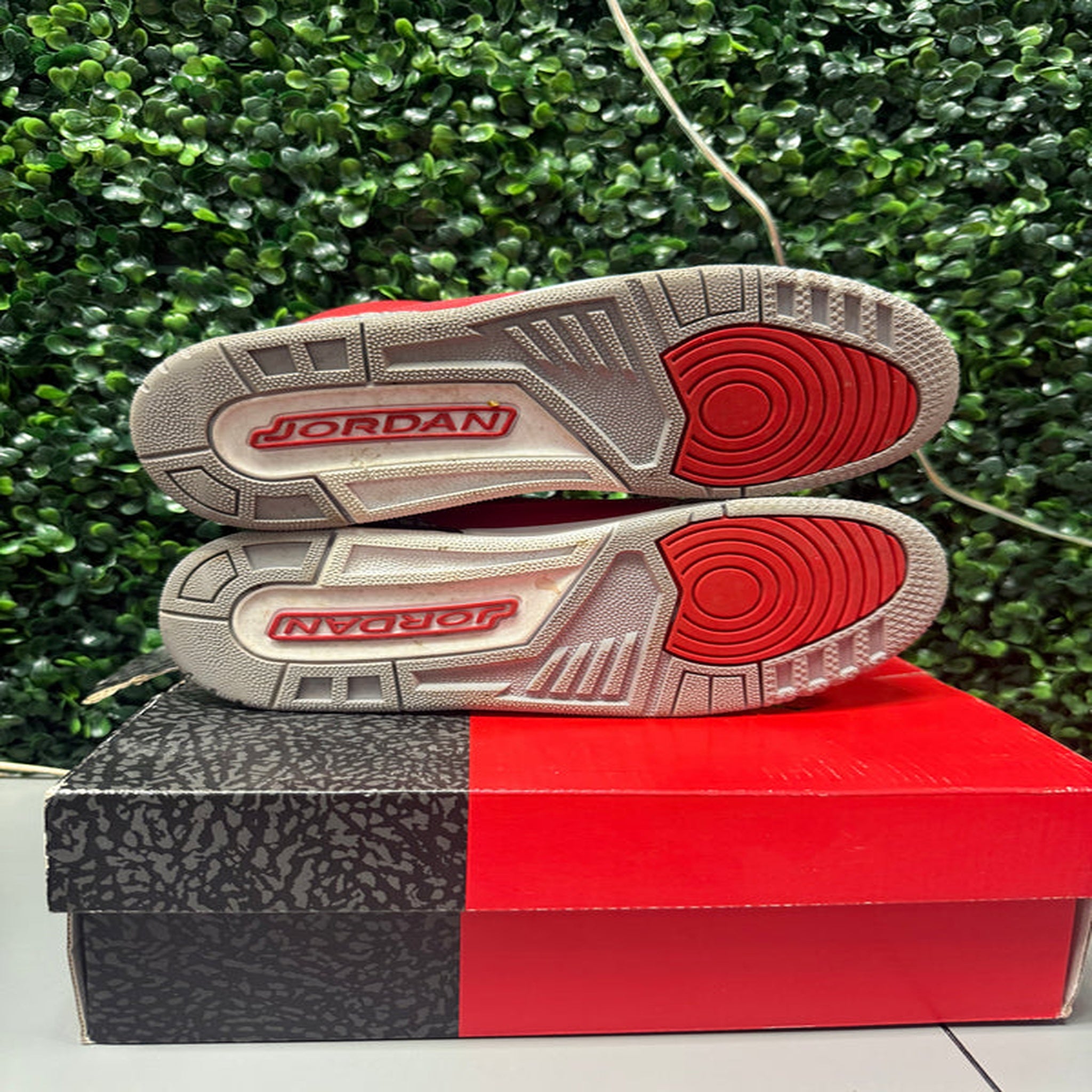 Jordan 3 "Fire Red SE" Size 5Y Preowned