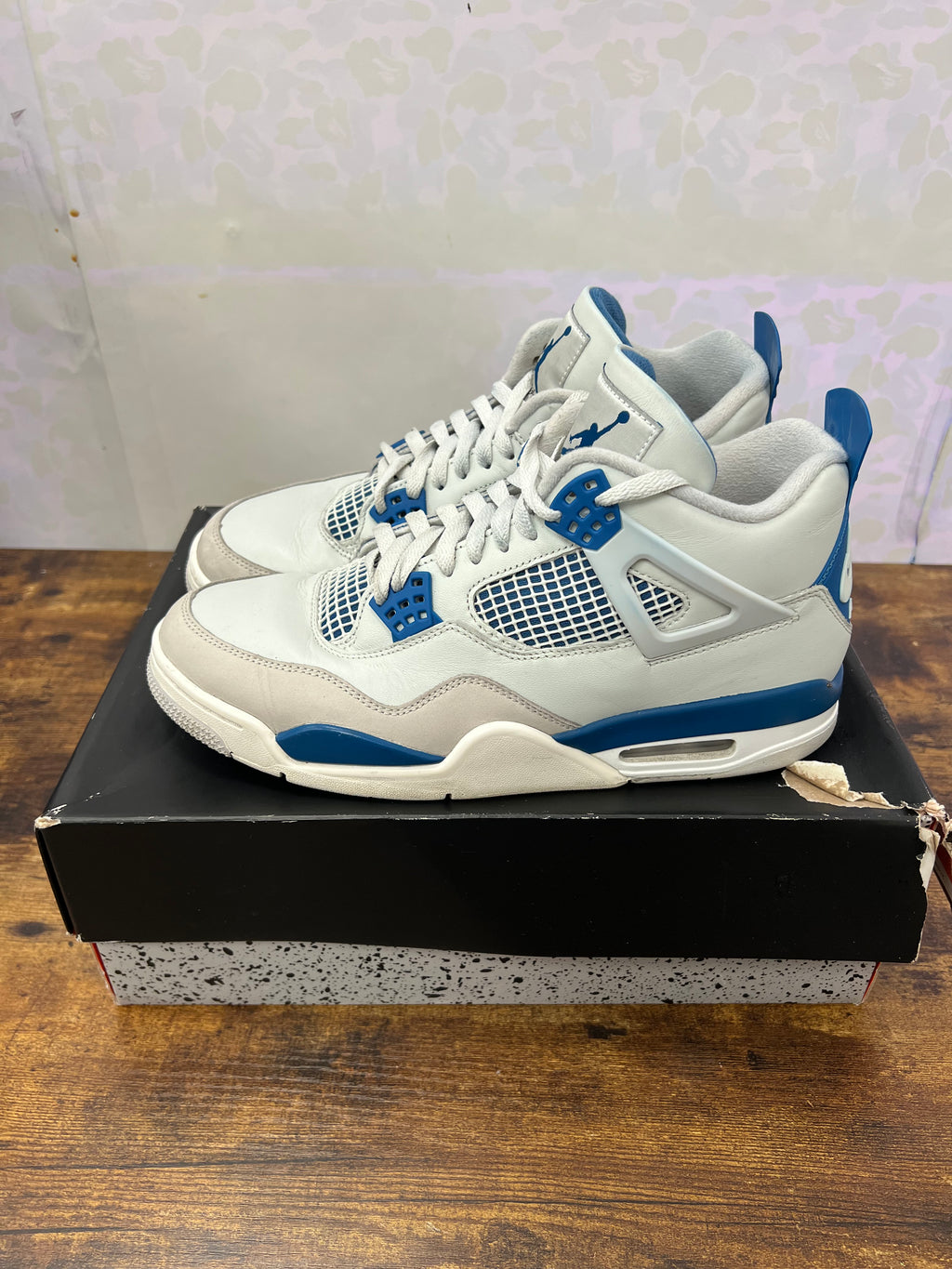Jordan 4 “Military Blue” Size 11M Preowned