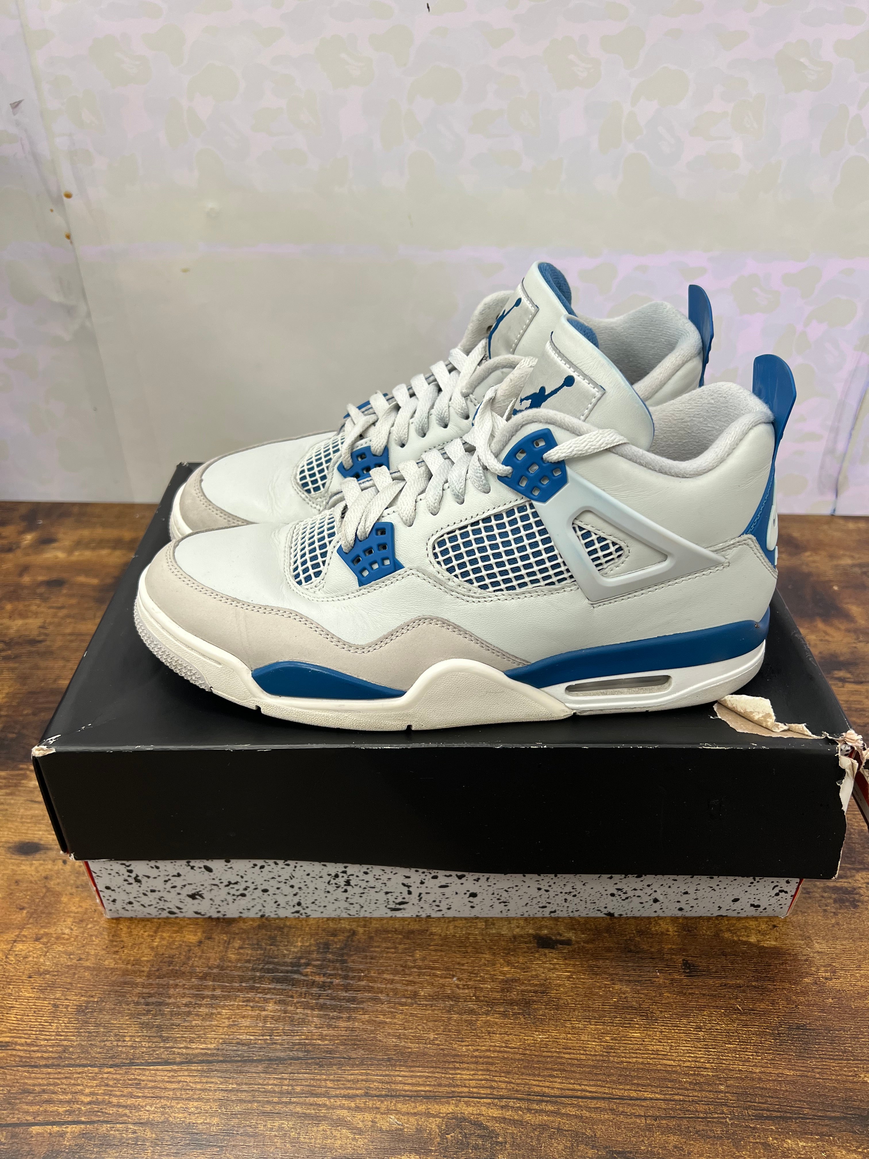Jordan 4 “Military Blue” Size 11M Preowned