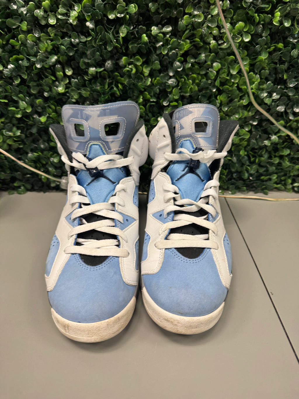 Jordan 6 "UNC" Size 8.5 Preowned