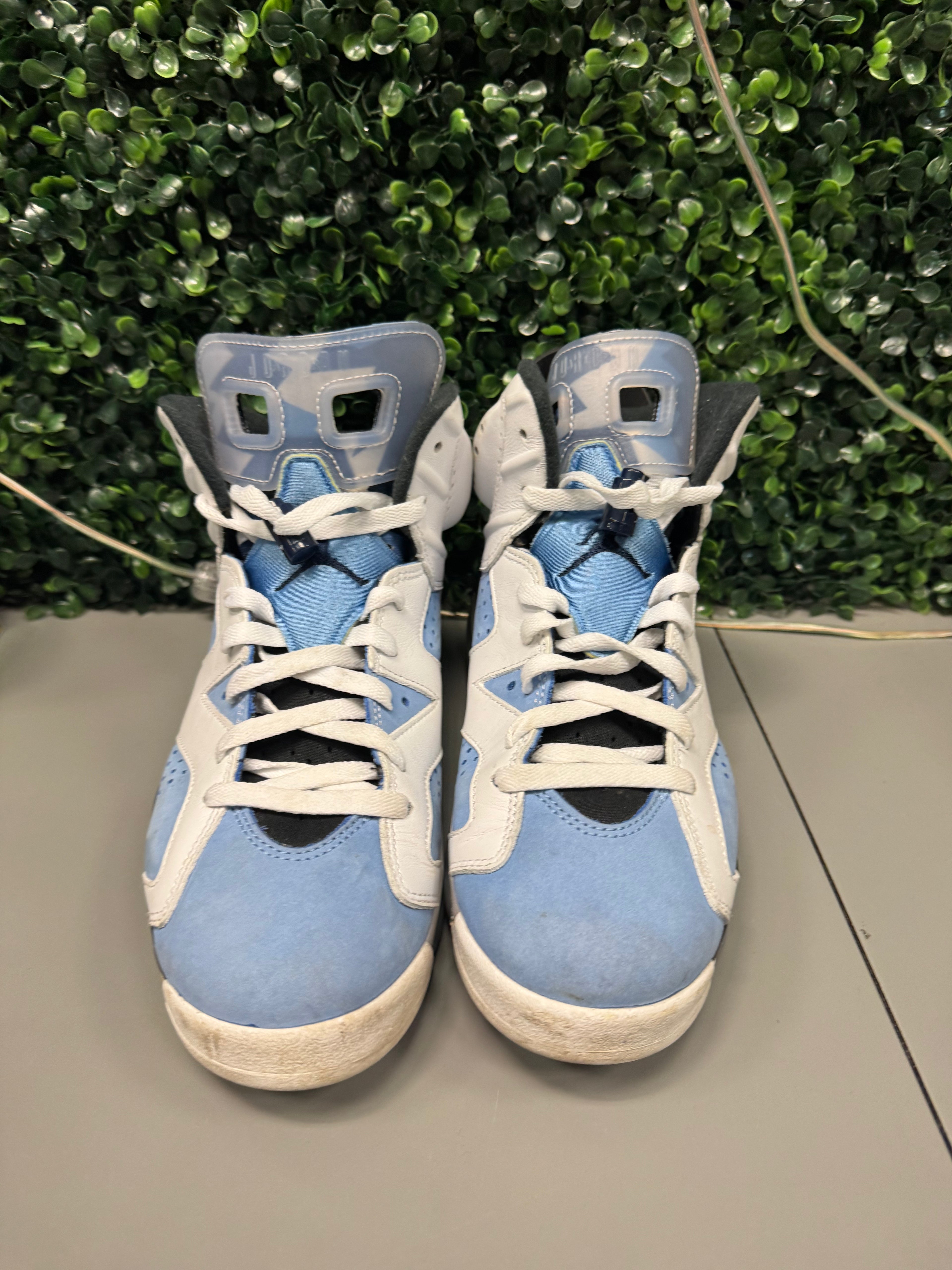 Jordan 6 "UNC" Size 8.5 Preowned