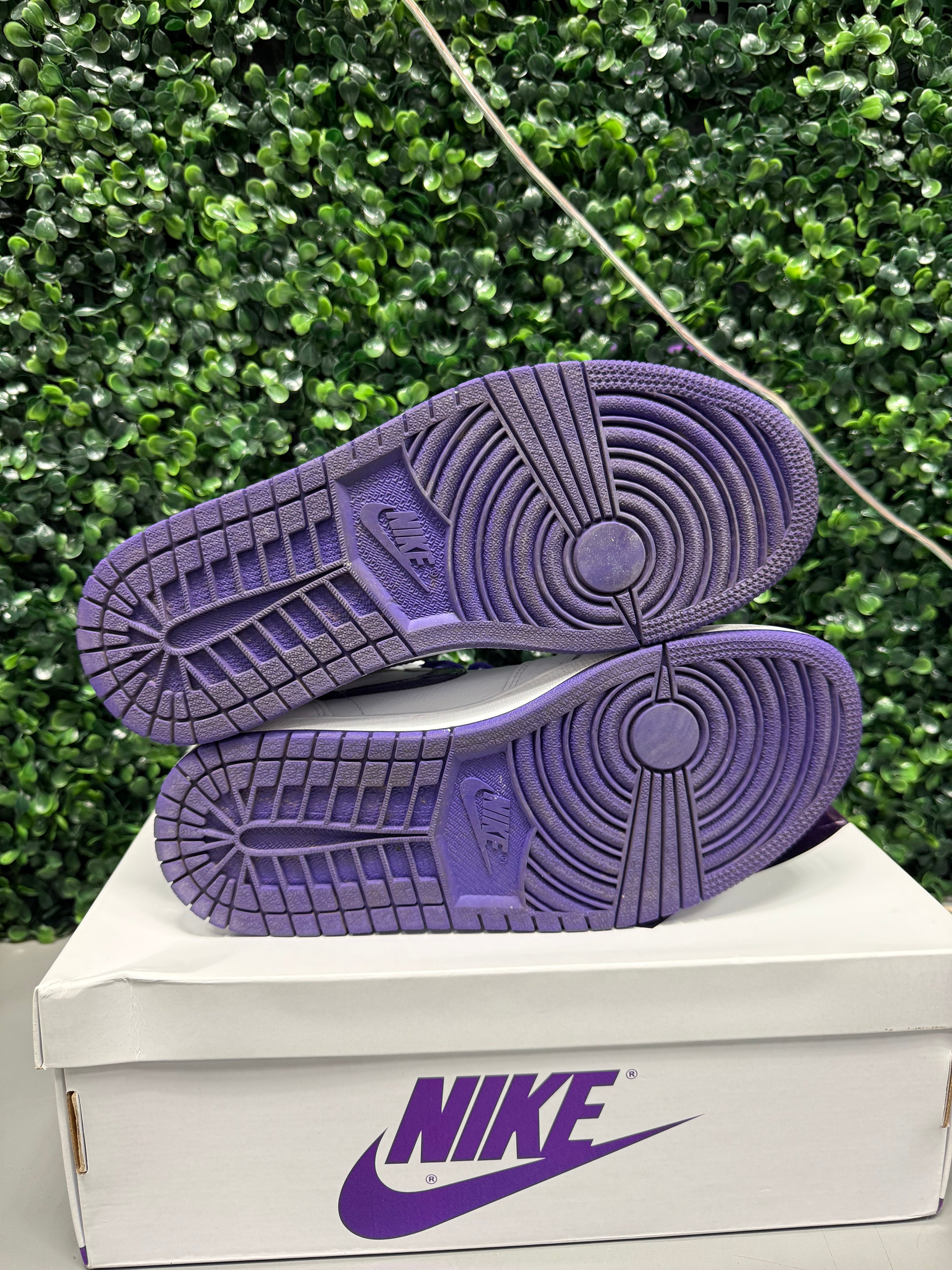 Jordan 1 High “Court Purple" Size 8.5 Preowned