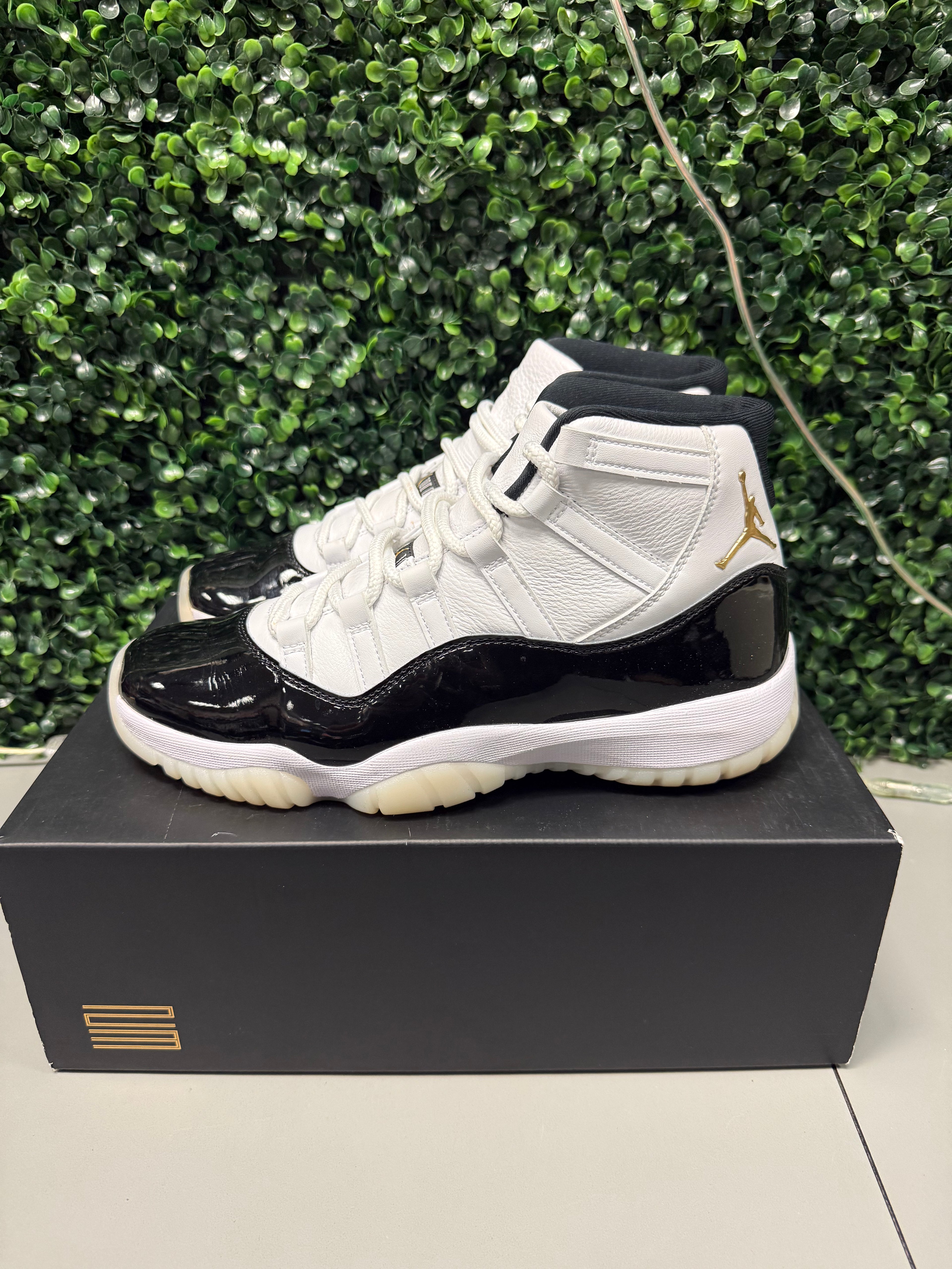 Jordan 11 Retro DMP "Gratitude" Size 9 Preowned