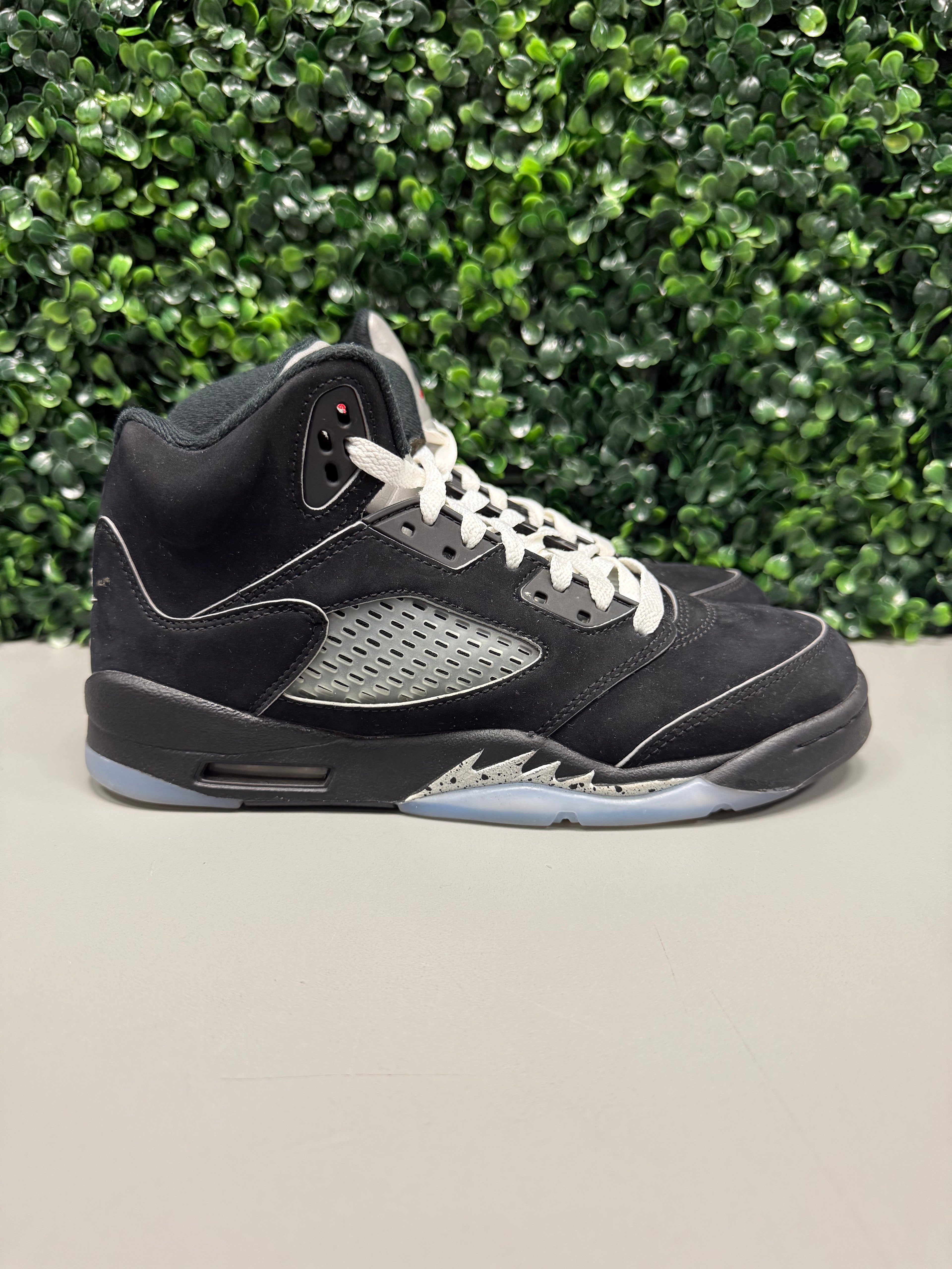 Jordan 5 "Metallic Reimagined" Size 5.5Y Preowned
