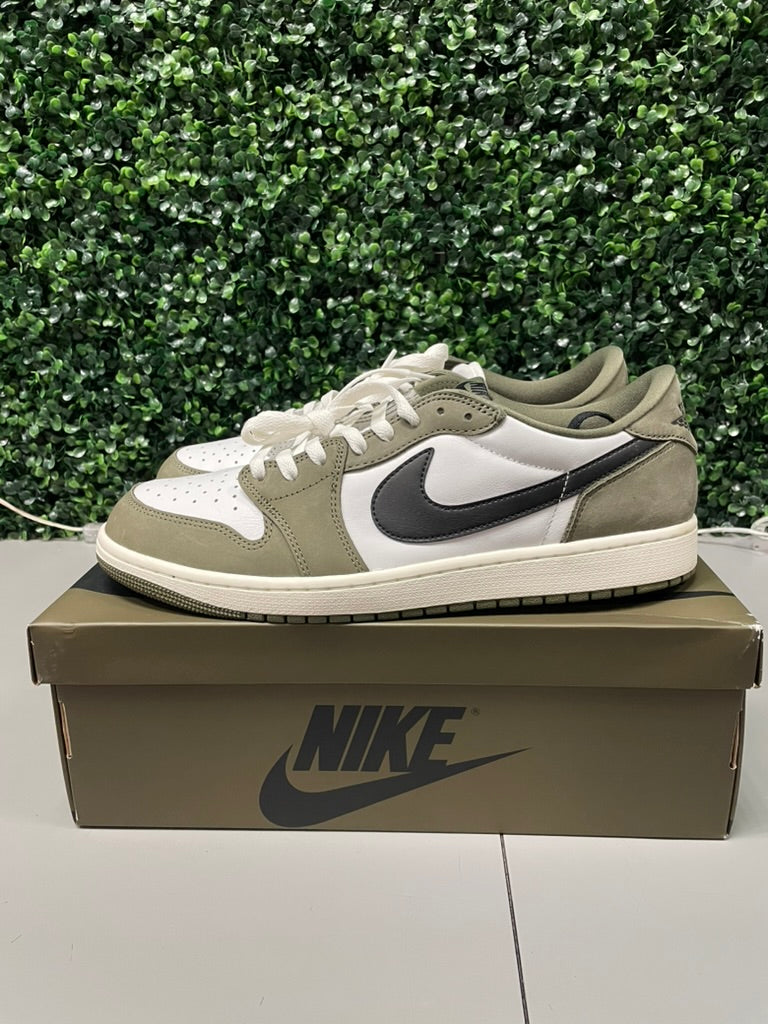 Jordan 1 Retro Low "Medium Olive" Size 13 Preowned
