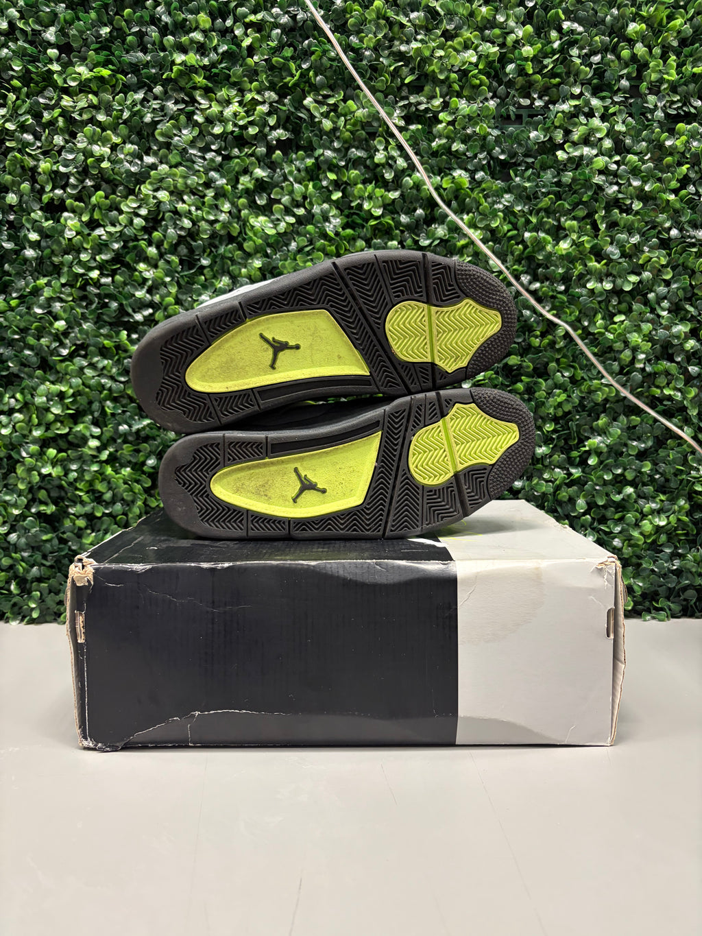 Jordan 4 "SE 95 Neon" Size 10 Preowned