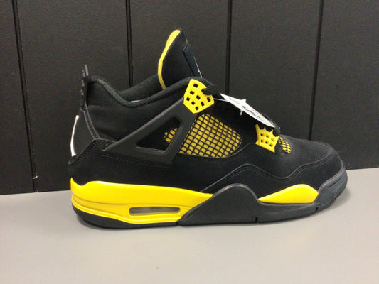 Jordan 4 “Thunder” Size 9.5 Preowned