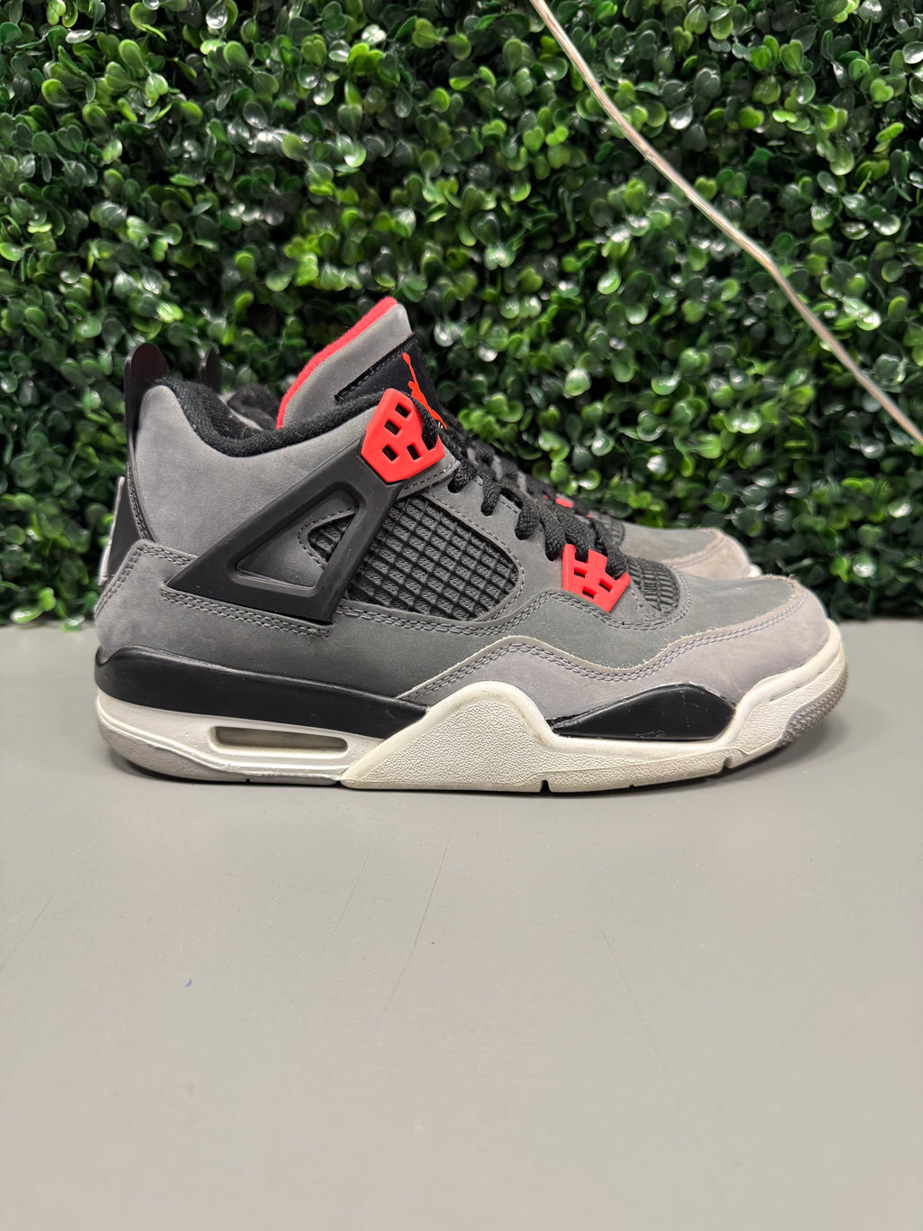 Jordan 4 "Infrared" Size 6Y Preowned