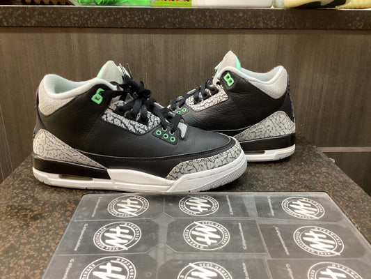 JORDAN 3 “GREEN GLOW” SIZE 6Y Pre Owned