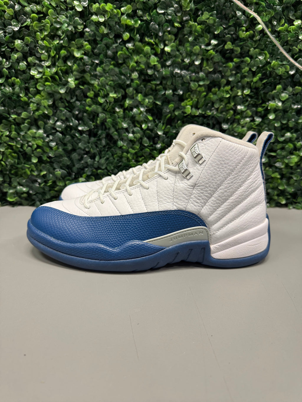 Jordan 12 "French Blue 2016" Size 8 Preowned