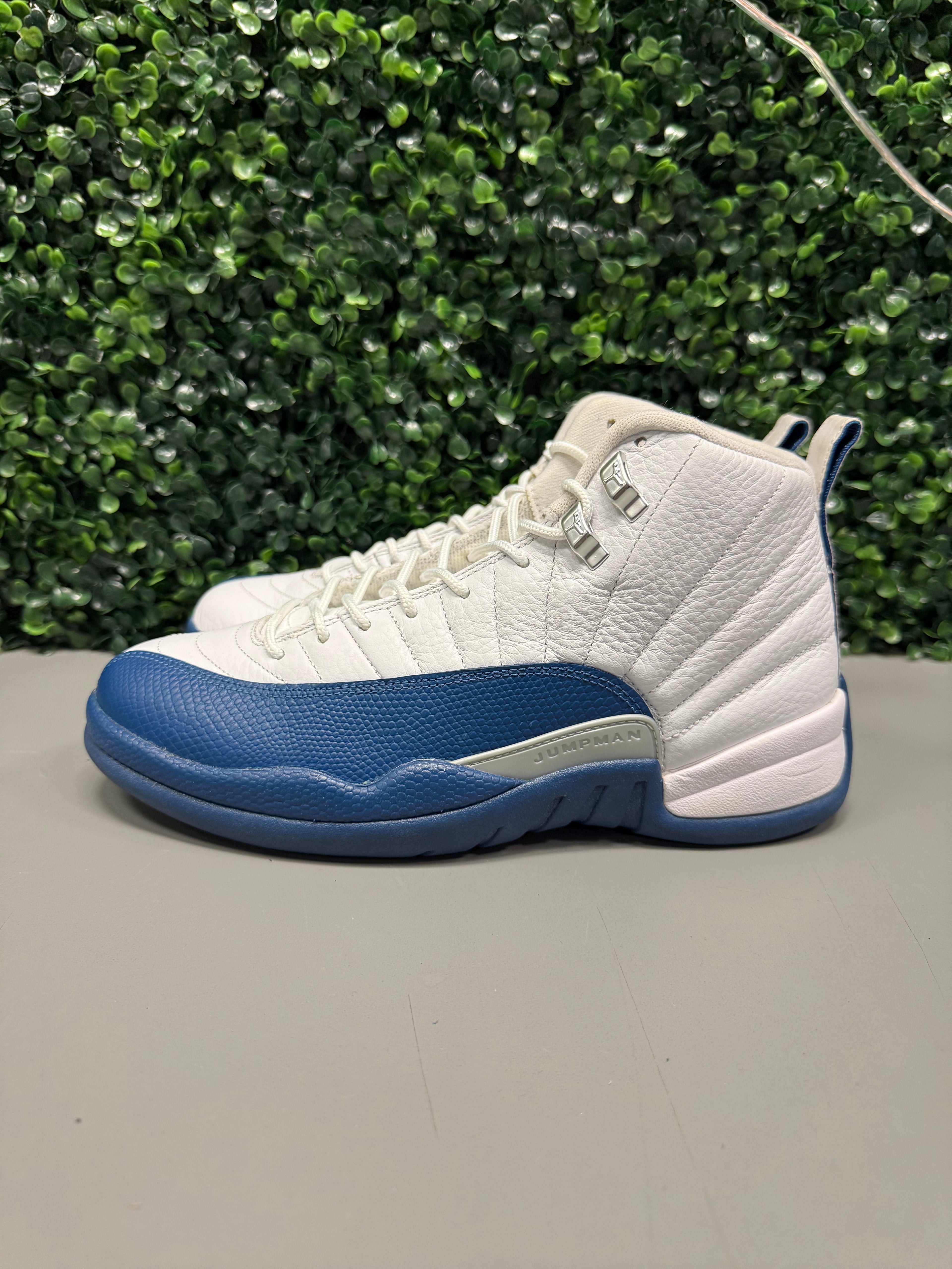 Jordan 12 "French Blue 2016" Size 8 Preowned