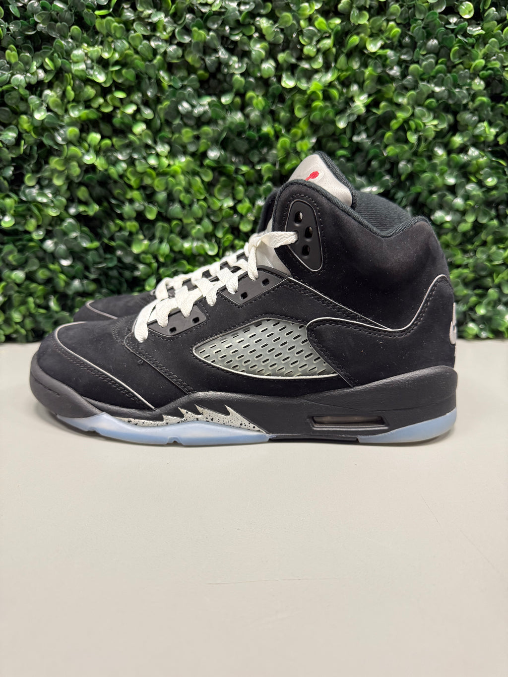 Jordan 5 "Metallic Reimagined" Size 5.5Y Preowned