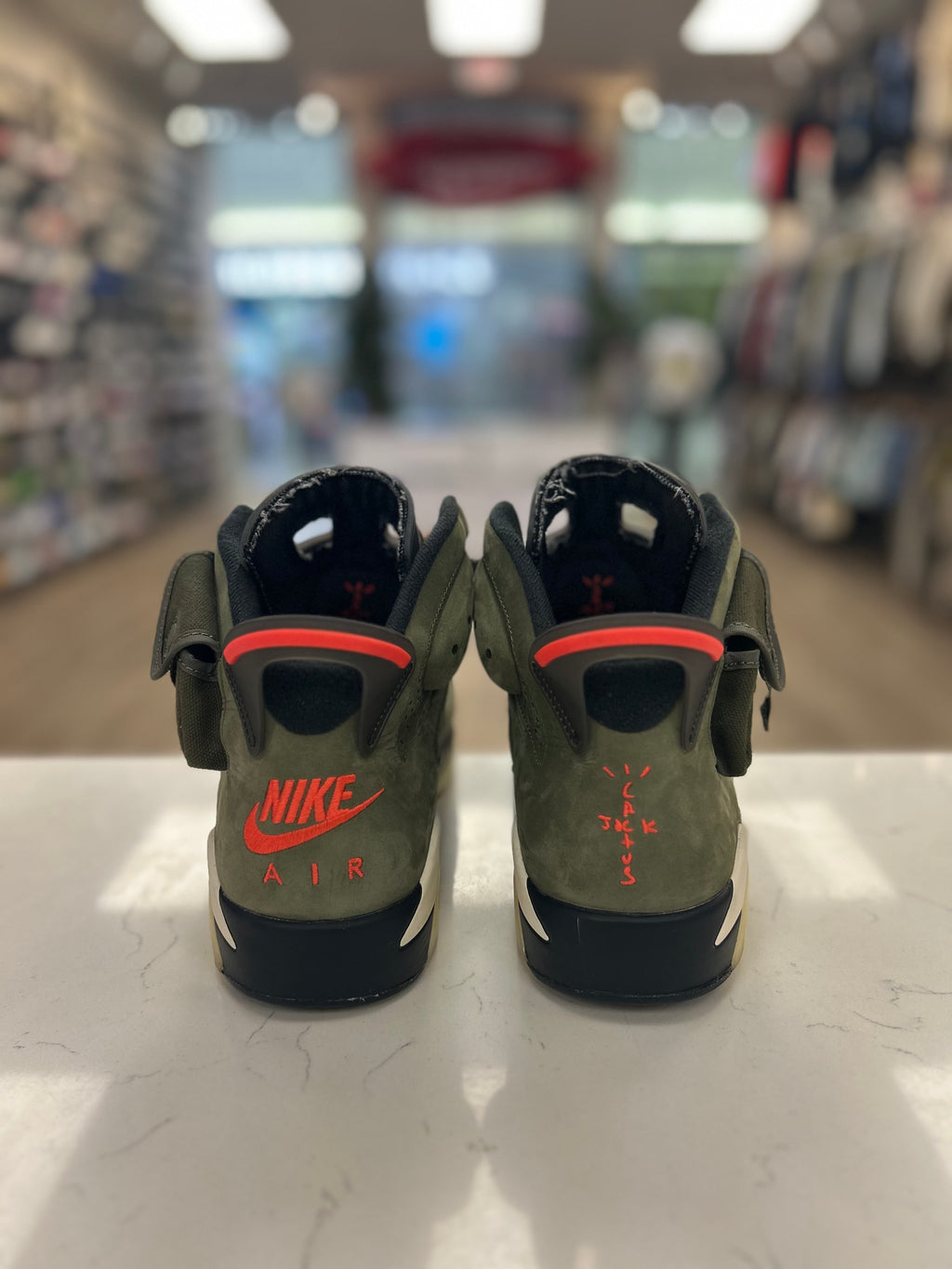 Jordan 6 Retro “Travis Scott” Preowned Size 10M