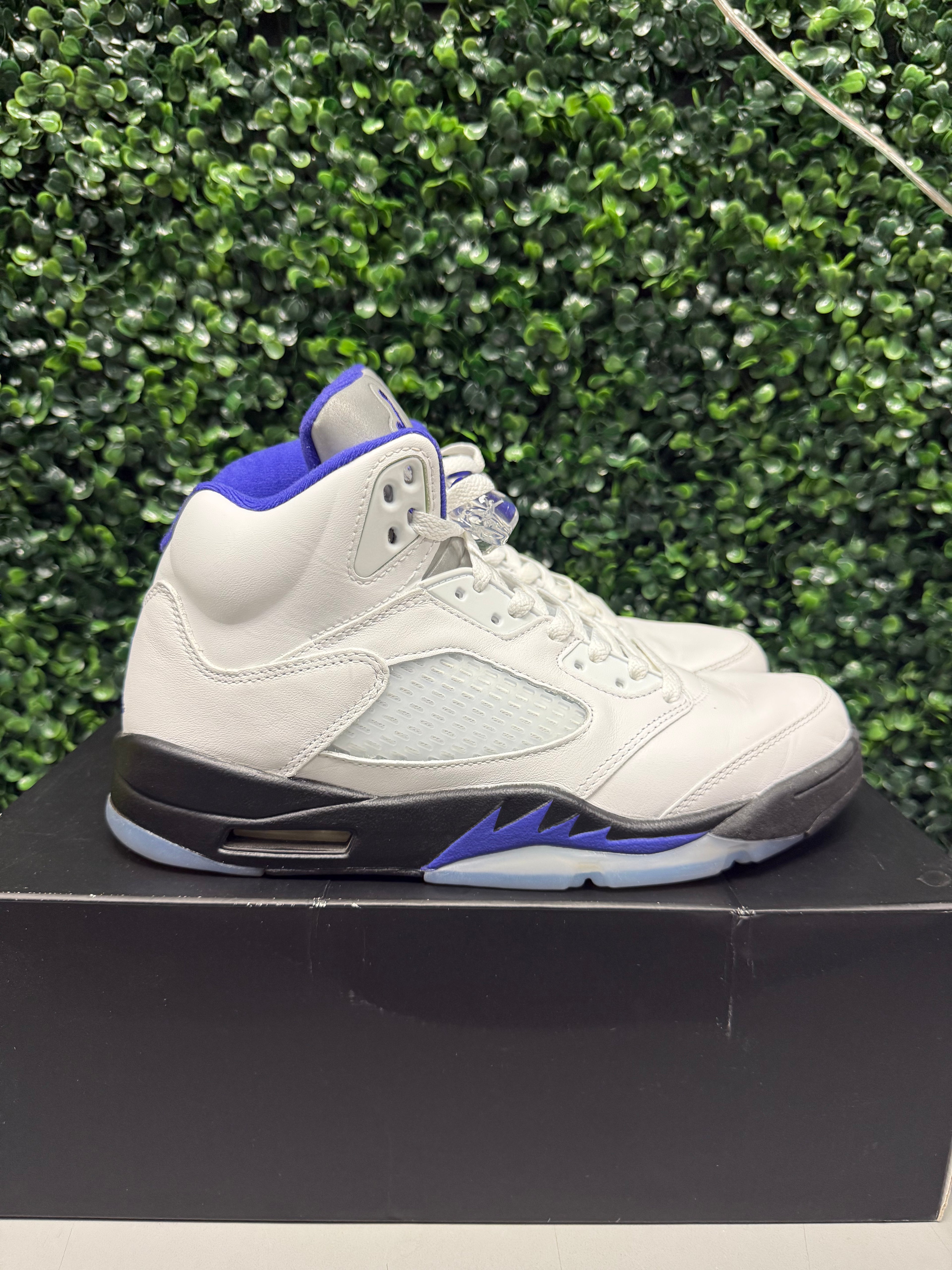 Jordan 5 "Dark Concord" Size 9 Preowned