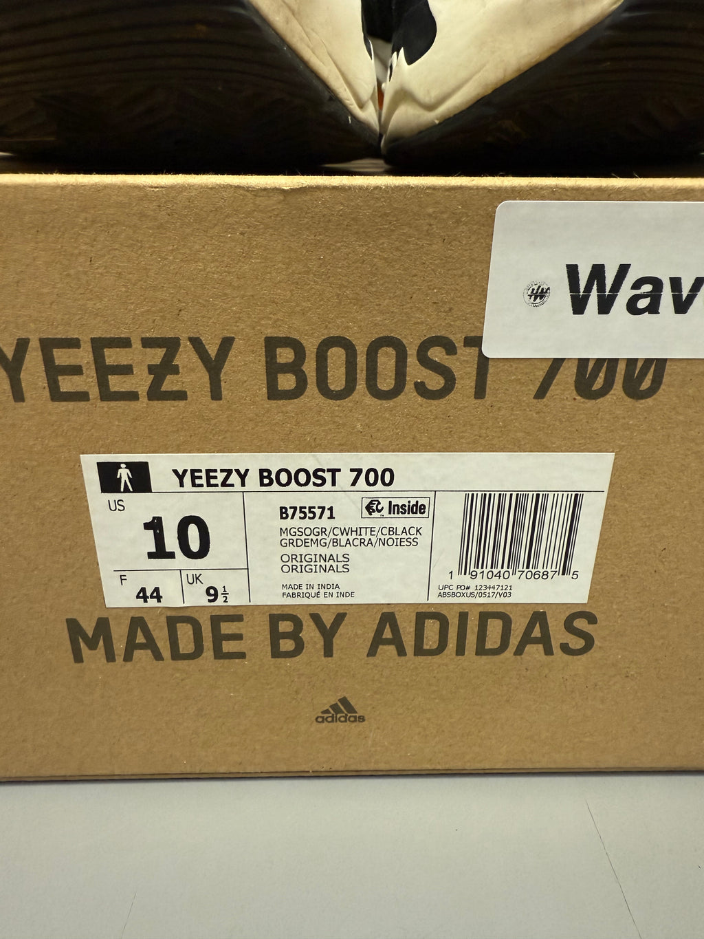 Yeezy 700 "Wave Runner" Size 10 Preowned