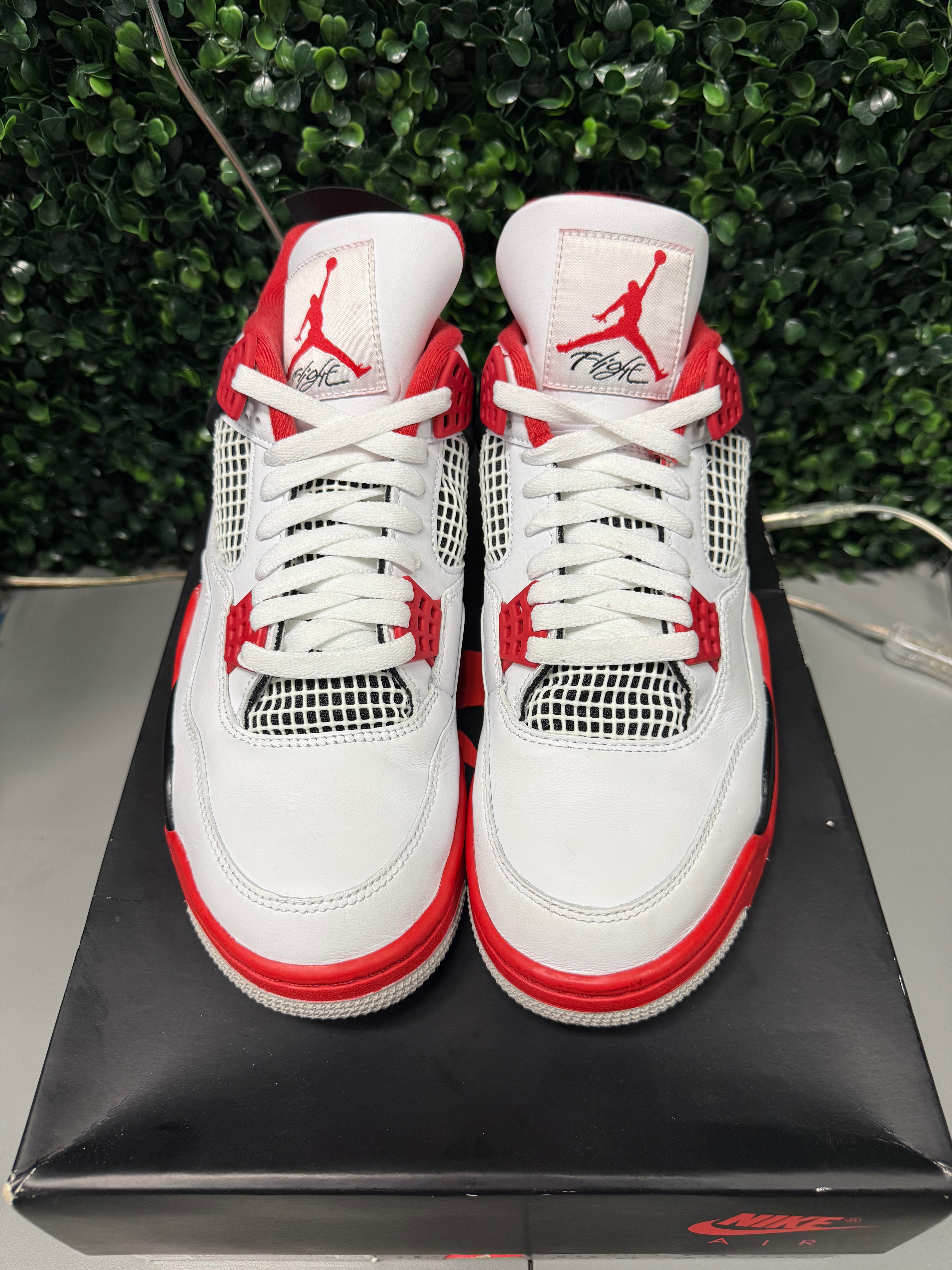 Jordan 4 "Fire Red" Size 10 Preowned