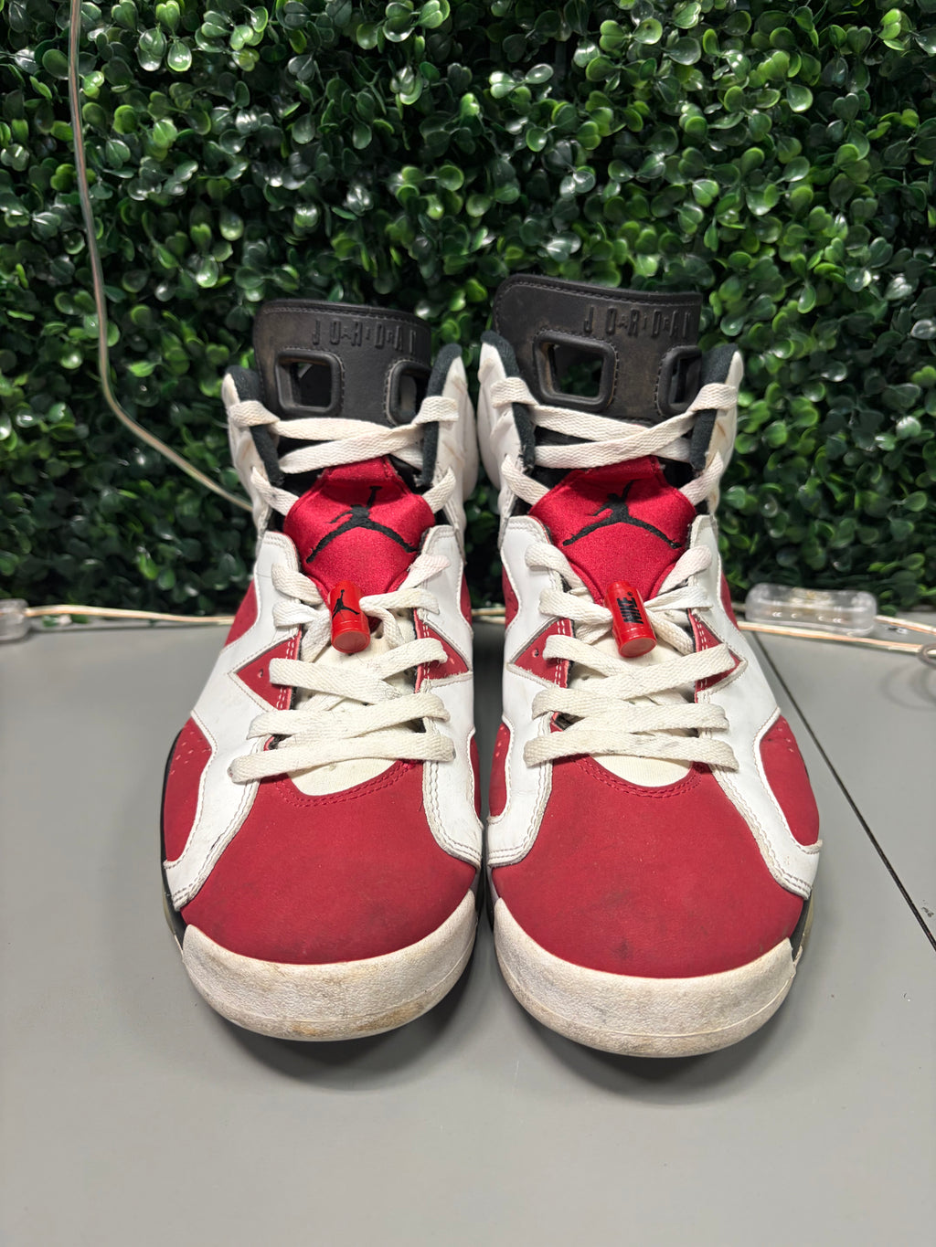 Jordan 6 Retro "Carmine" Size 9 Preowned