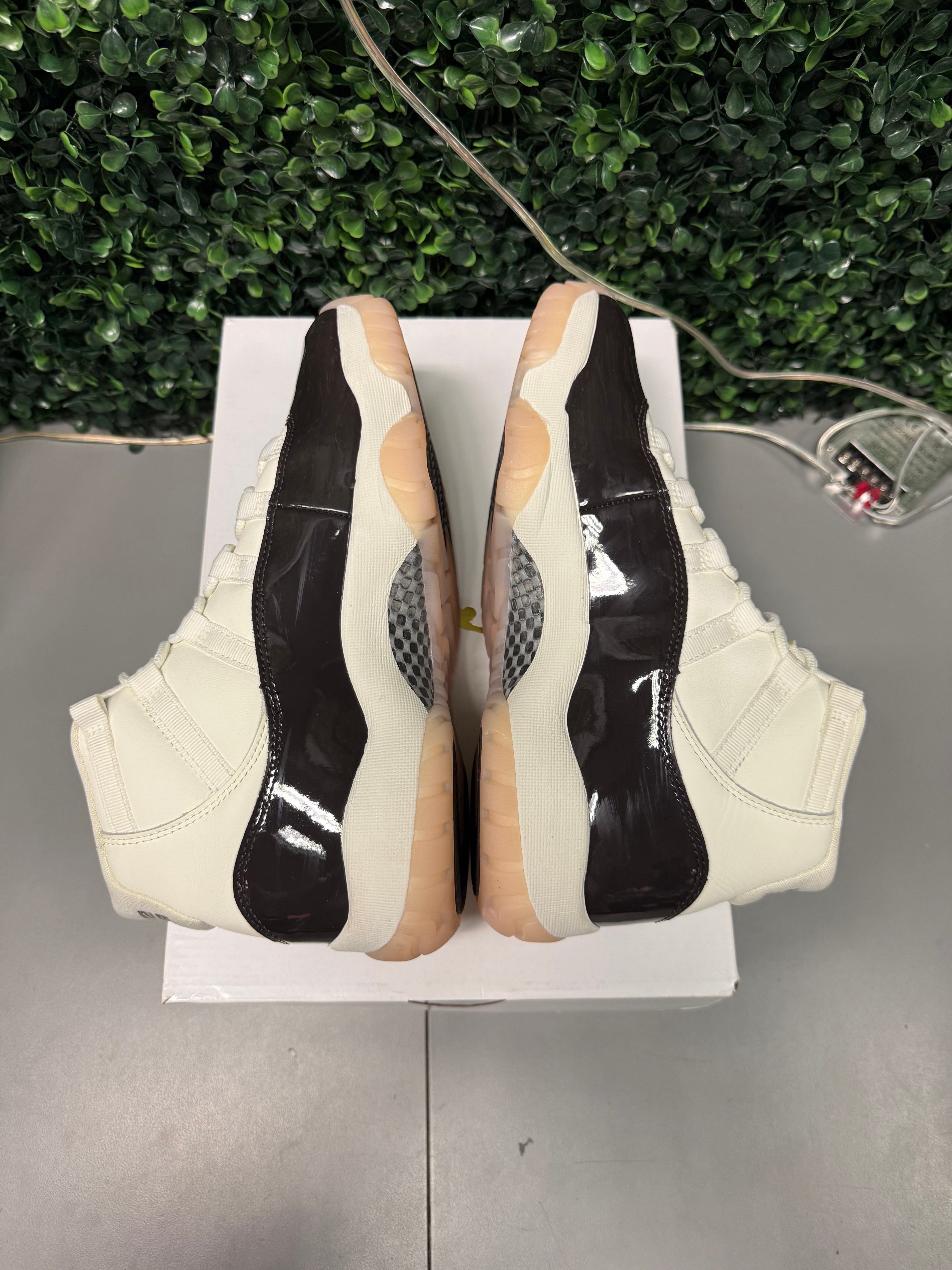 Jordan 11 High "Neapolitan" Size 8.5W / 7Y Preowned