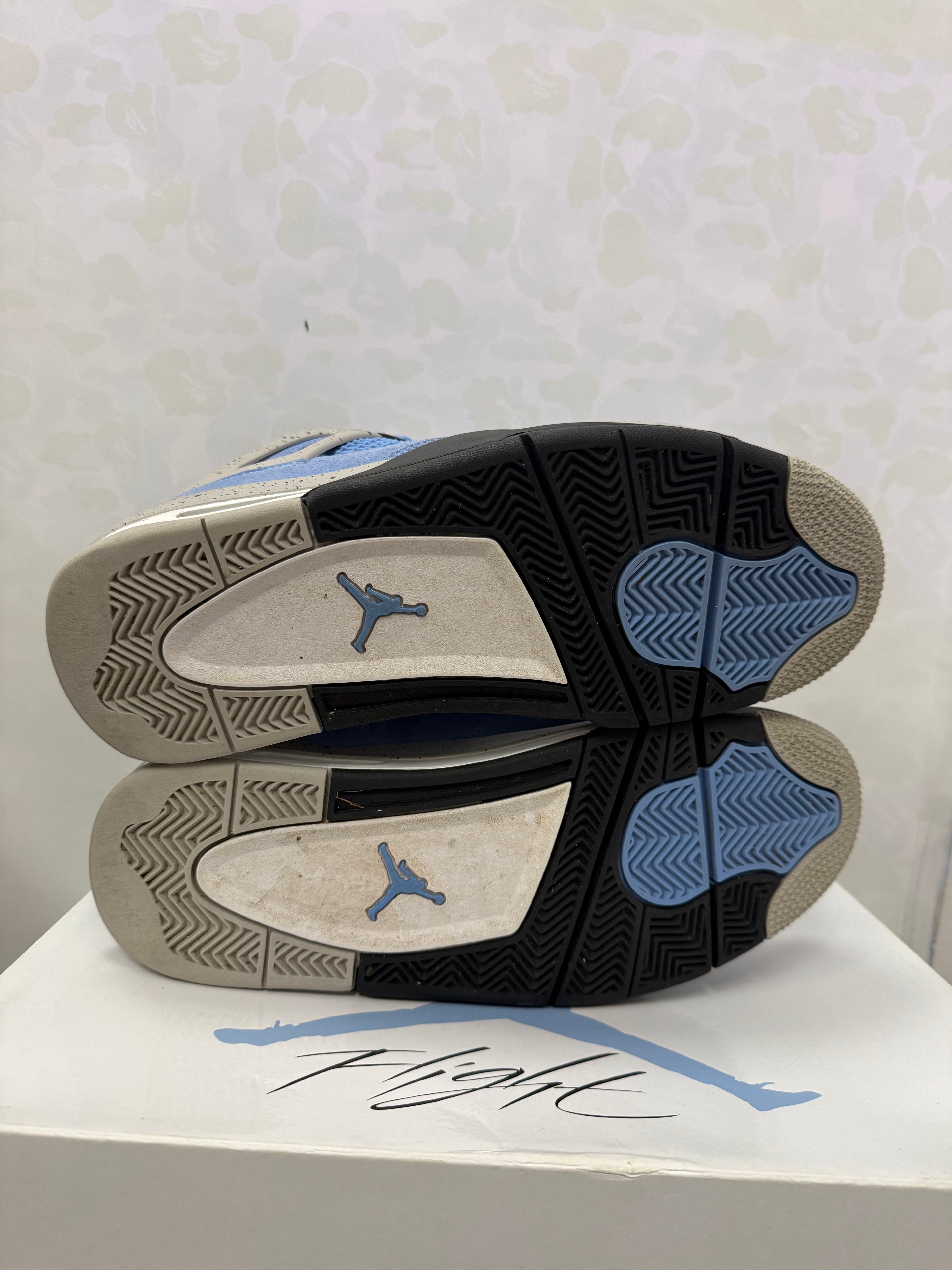 Jordan 4 “University Blue” Size 9 Preowned