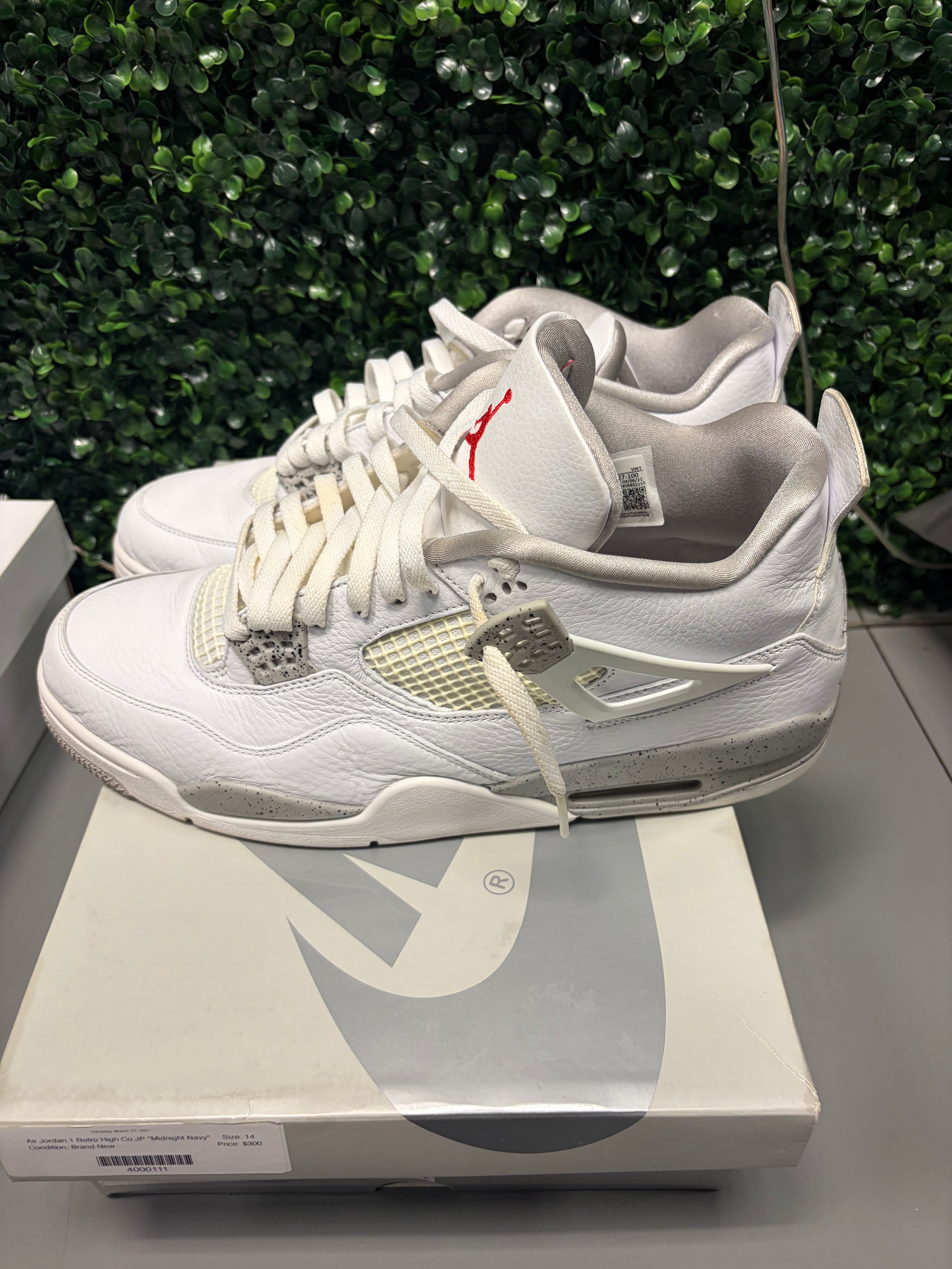 Jordan 4 "White Oreo" Size 14 Preowned