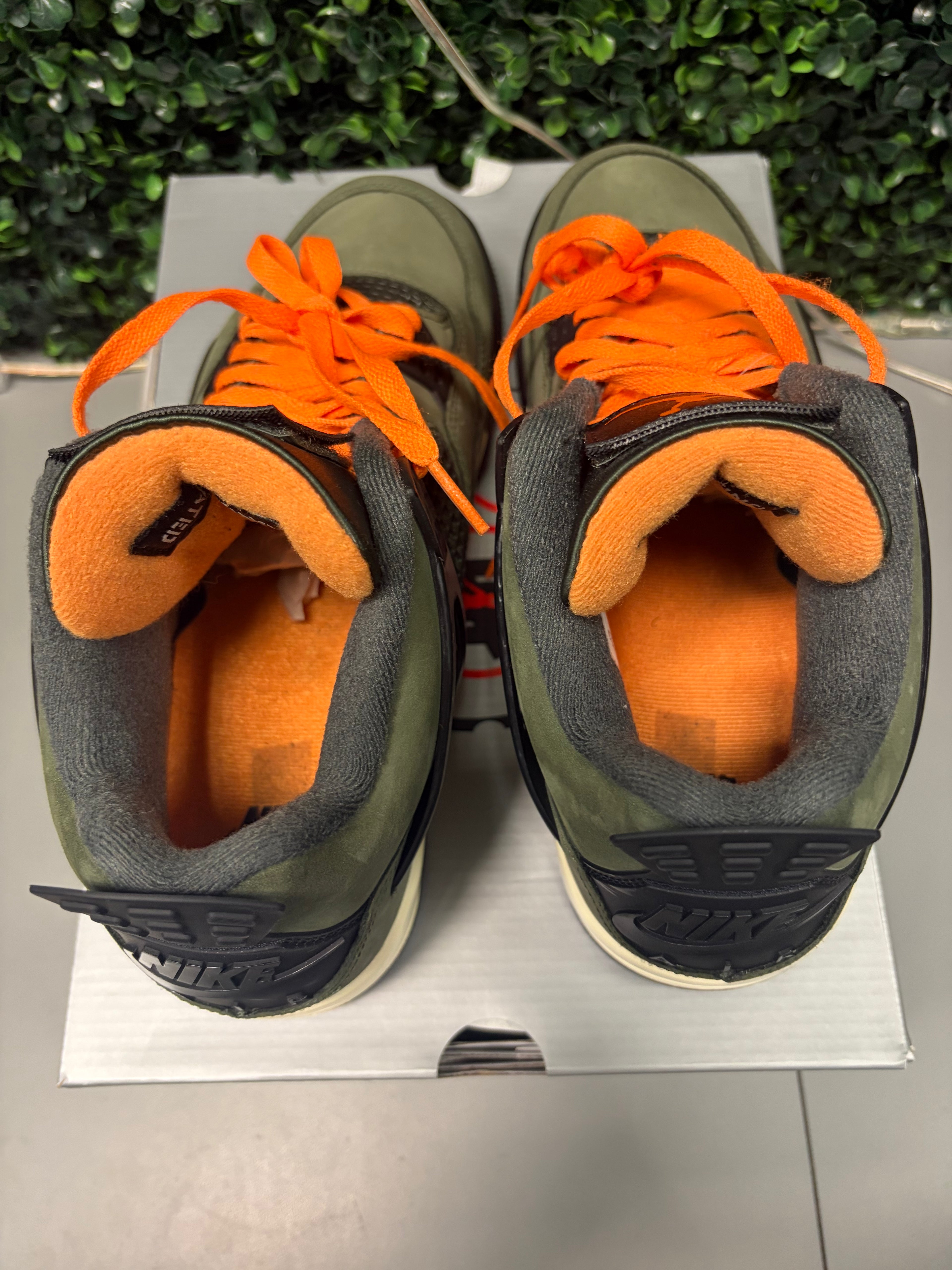 Jordan 4 Retro OG "Undefeated" (2025) Size 10.5 Preowned