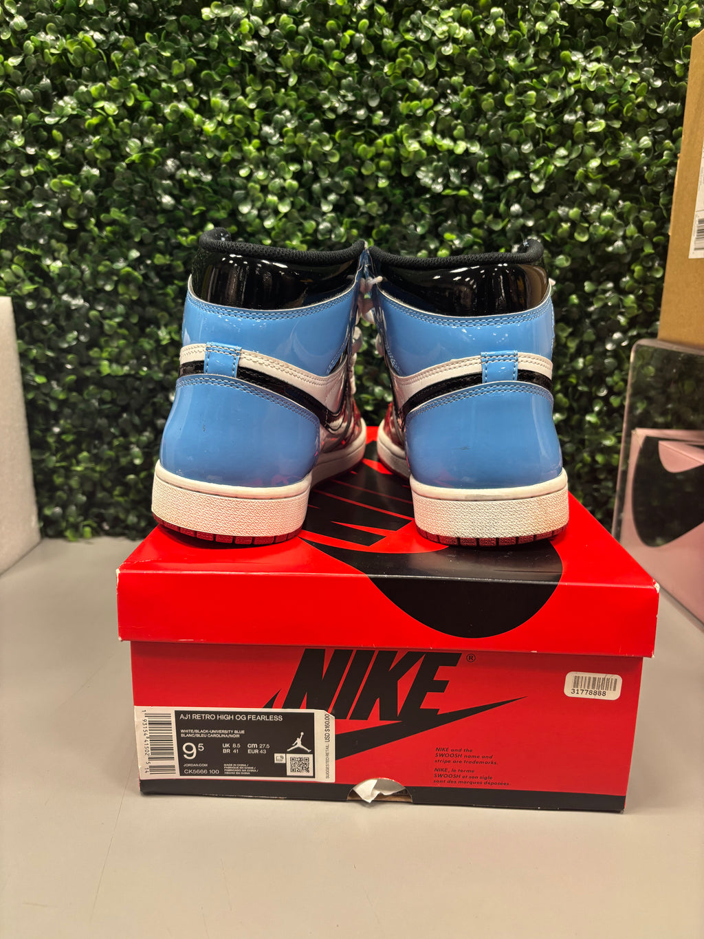 Jordan 1 "Fearless UNC" Size 9.5 Preowned