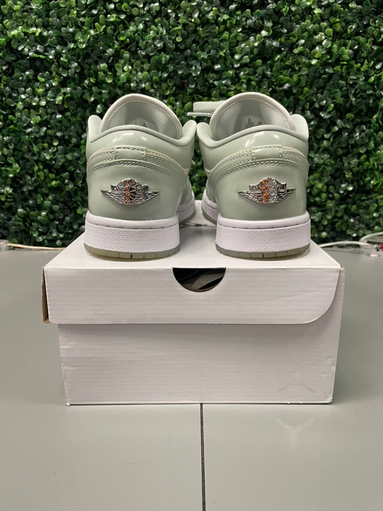 Jordan 1 Low "Seafoam Sail" Size 8W Preowned