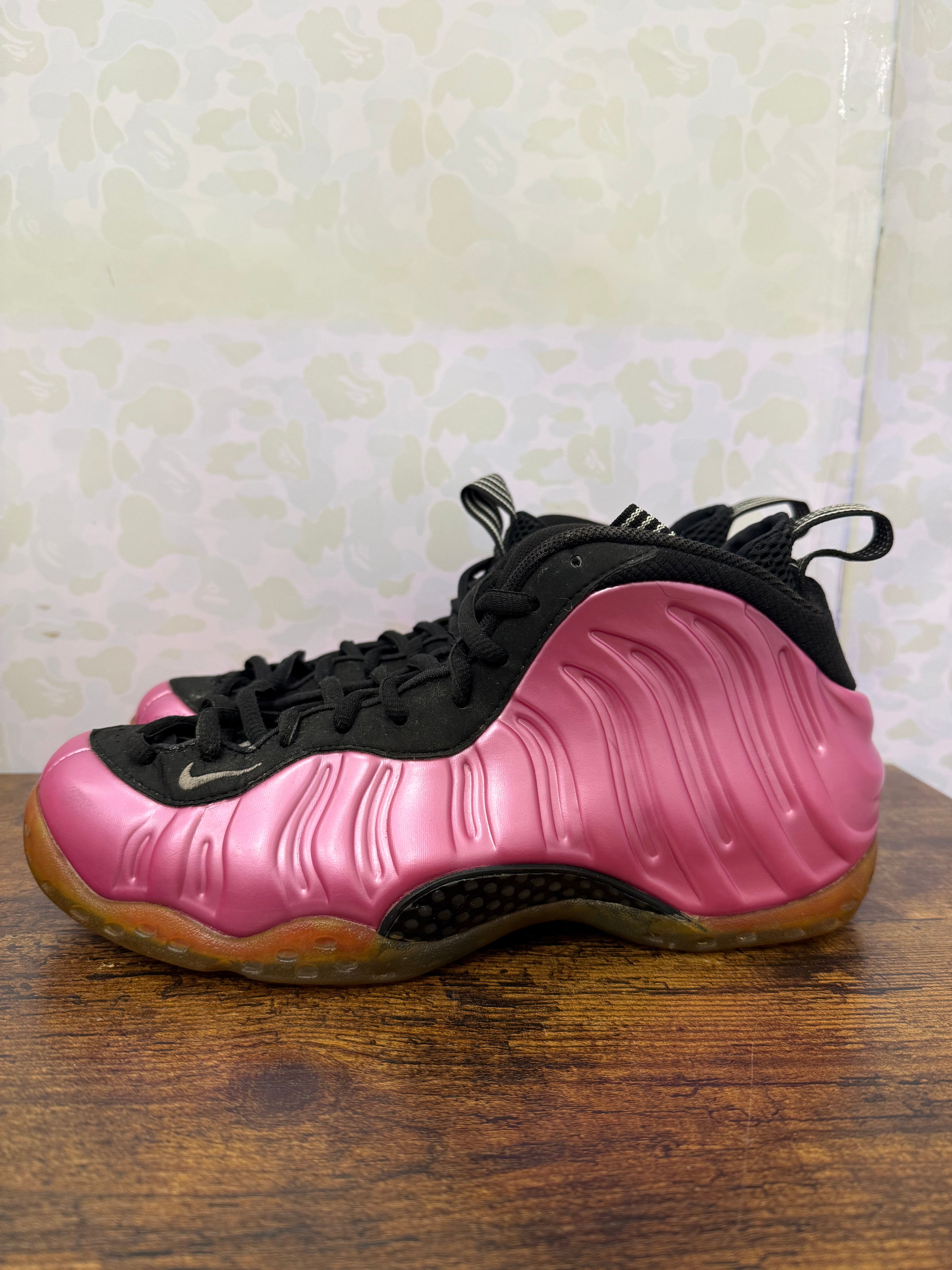 Nike Foamposite “ Pearlized Pink” Size 9 Preowned