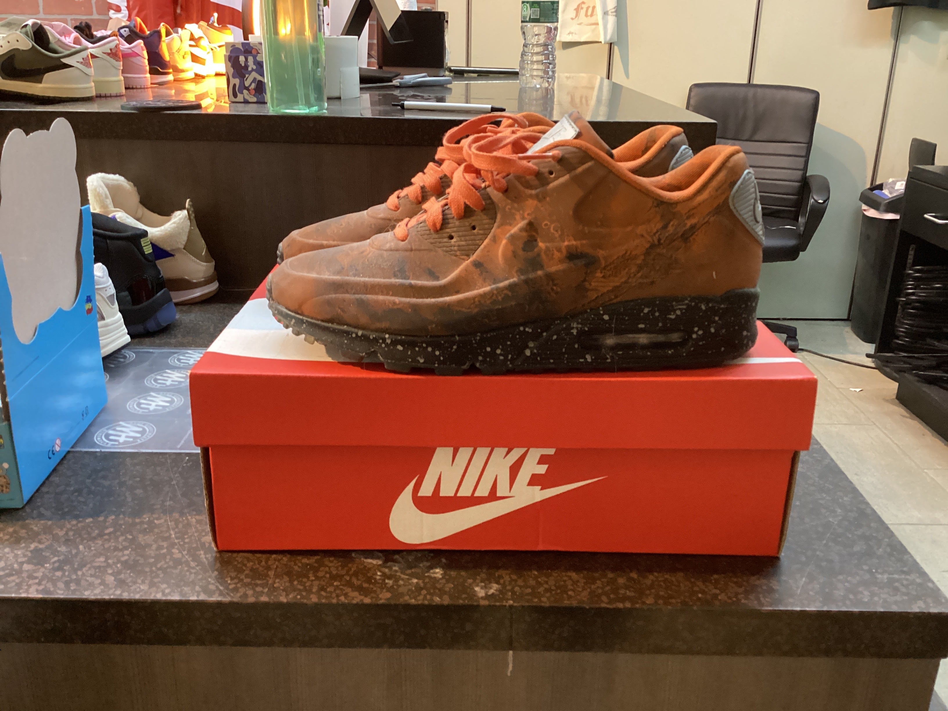 Air Max 90 “Mars Landing” Preowned Size 9.5 Rep Box