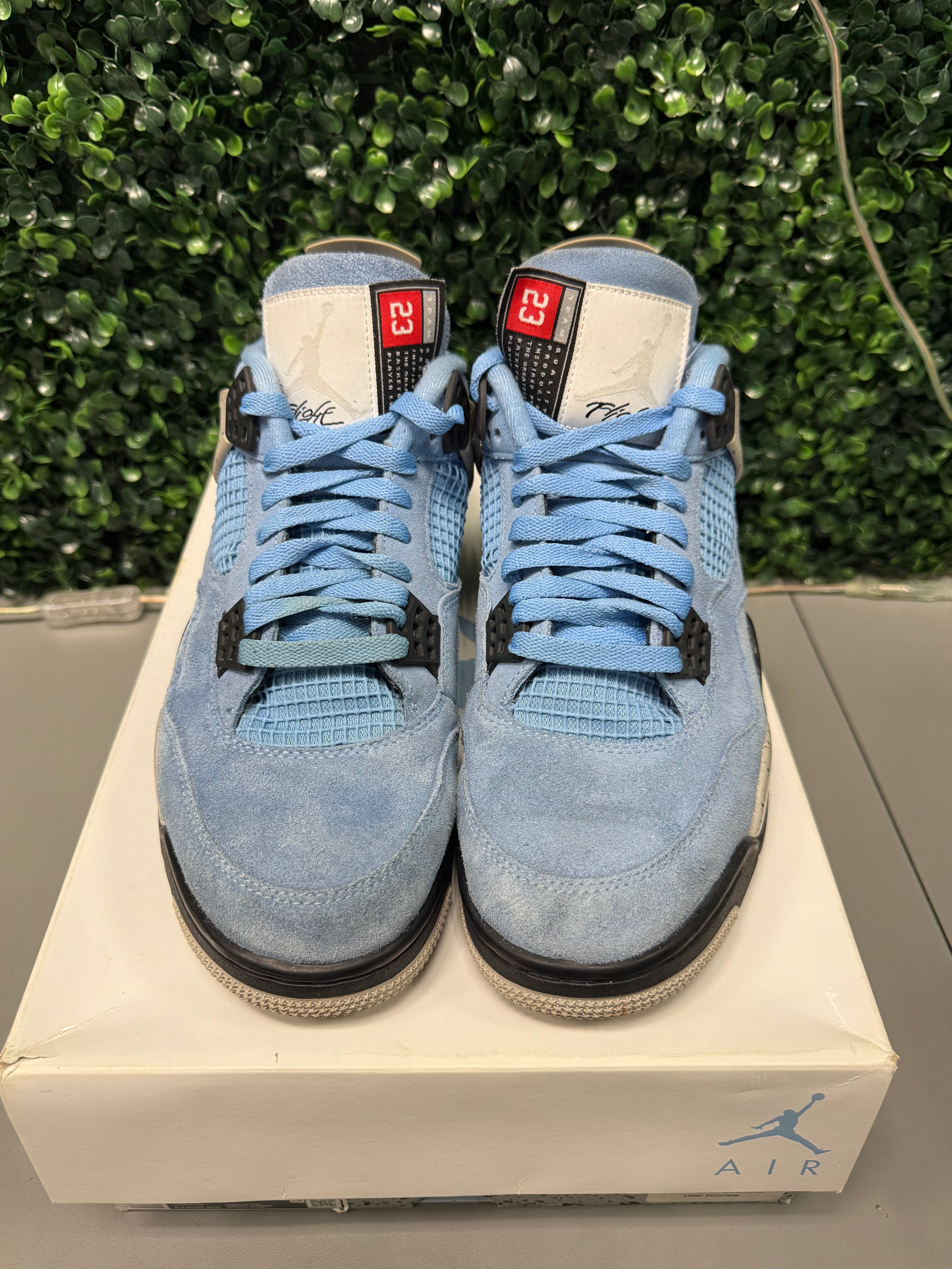 Jordan 4 "University Blue" Size 10.5 Preowned