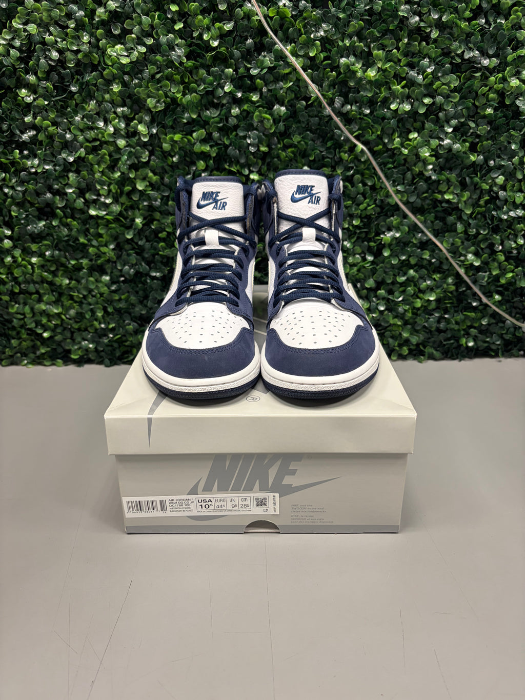 Jordan 1 High "Midnight Navy" Size 10.5 Preowned