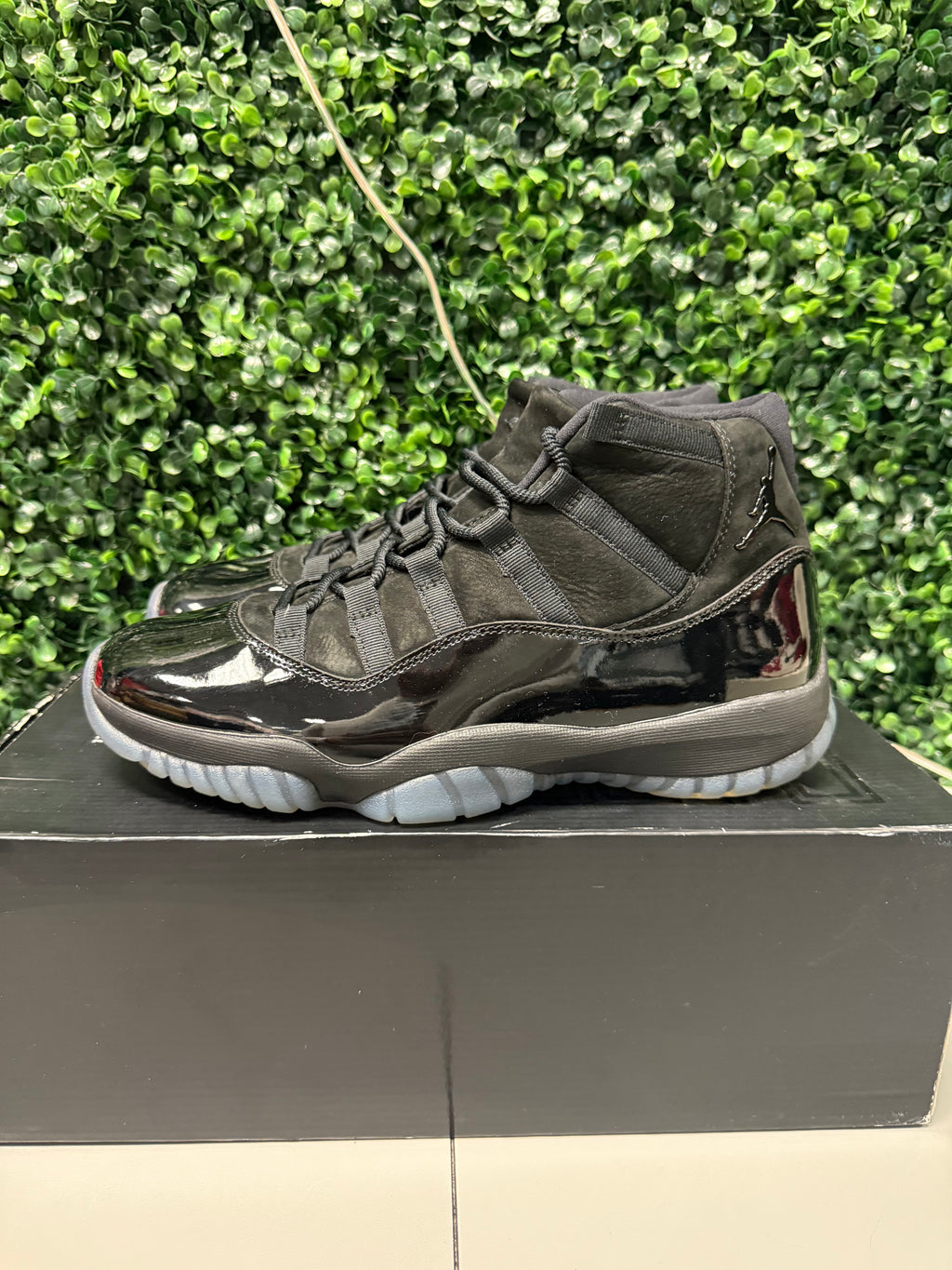 Jordan 11 High "Cap & Gown" Size 9.5 Preowned