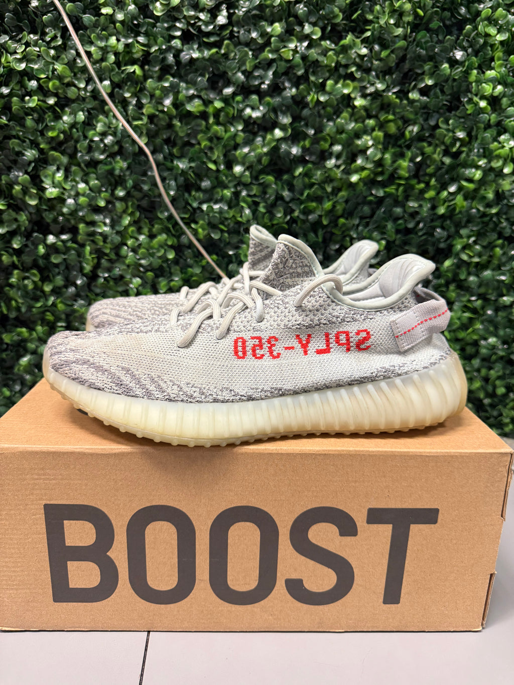 Yeezy 350 V2 "Blue Tint" Size 9 Preowned
